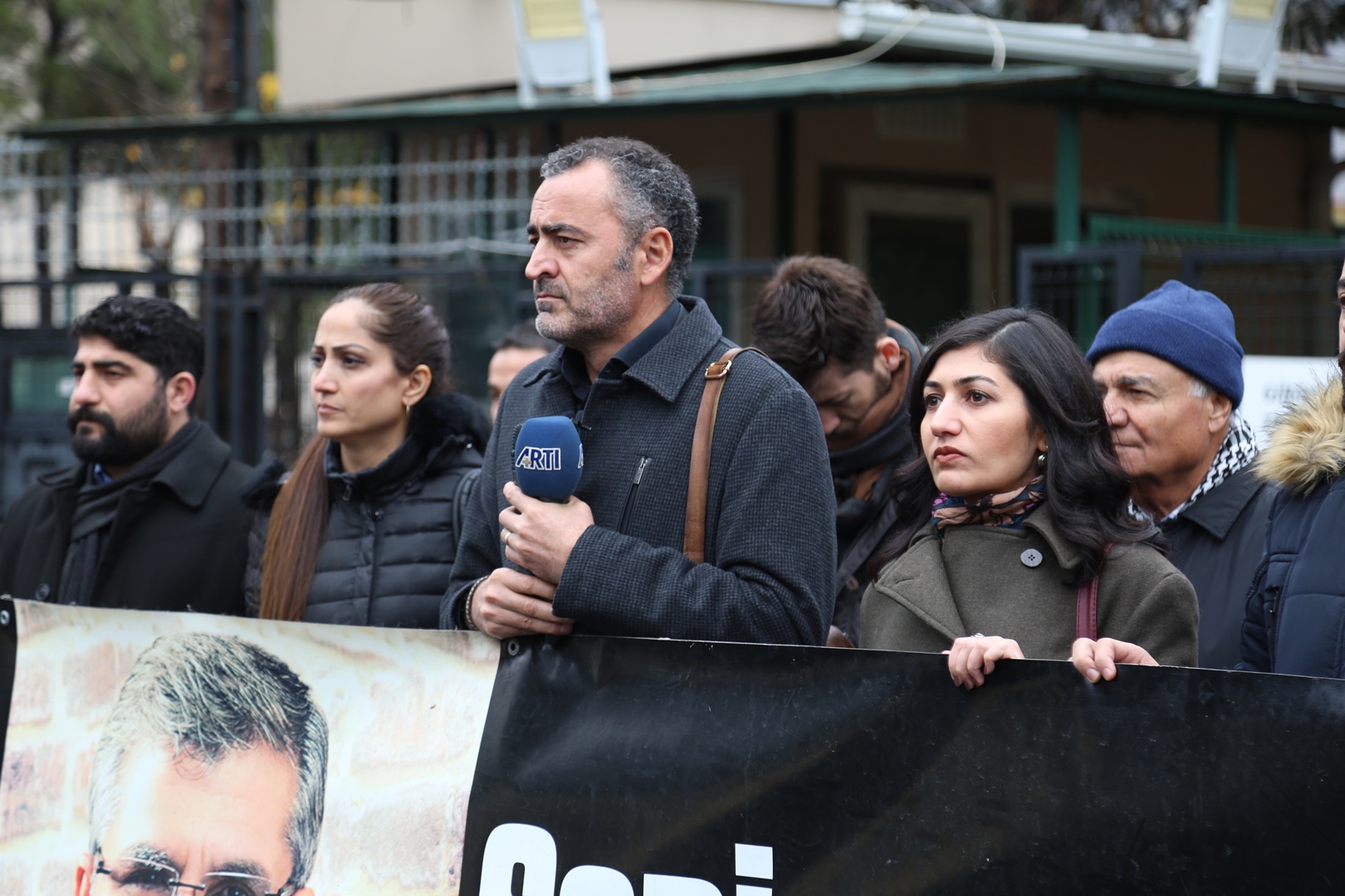 Çalakiya Bîranînê ya Hefteya 209. A Qetilkirina Serokê Baroya Me Tahîr ELÇÎ Li Ber Dadgeha Amedê Pêk Hat... — 4