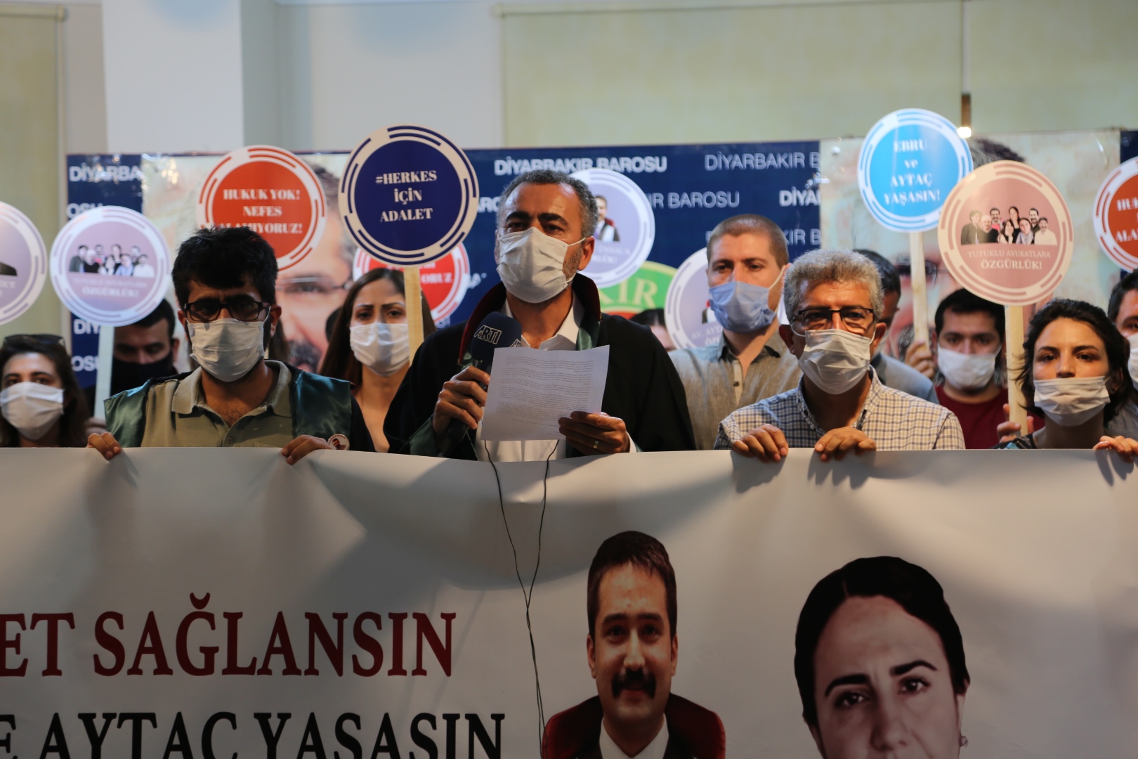 Başta ölüm orucundaki meslektaşlarımız Ebru ve Aytaç olmak üzere tüm yurttaşlar için adil yargılanma talep ediyoruz. — 2