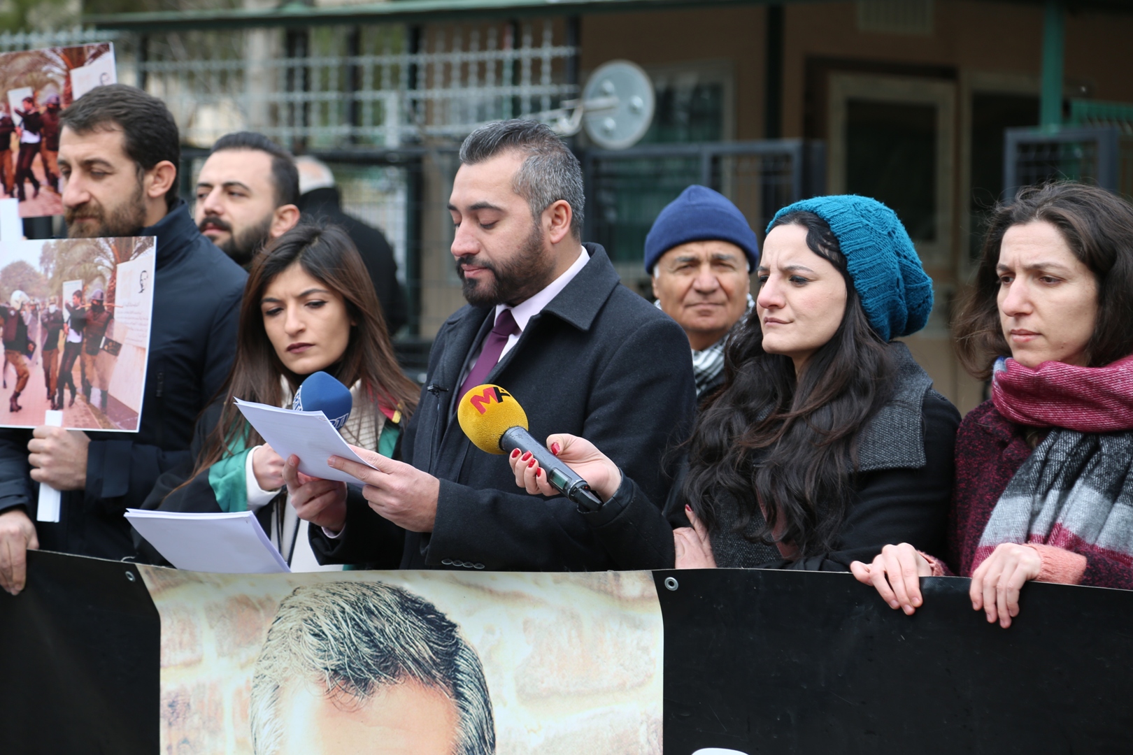 Baro Başkanımız Tahir ELÇİ'nin Katledilişinin 212. Haftası Anma Etkinliği Diyarbakır Adliyesi Önünde Gerçekleştirildi — 5