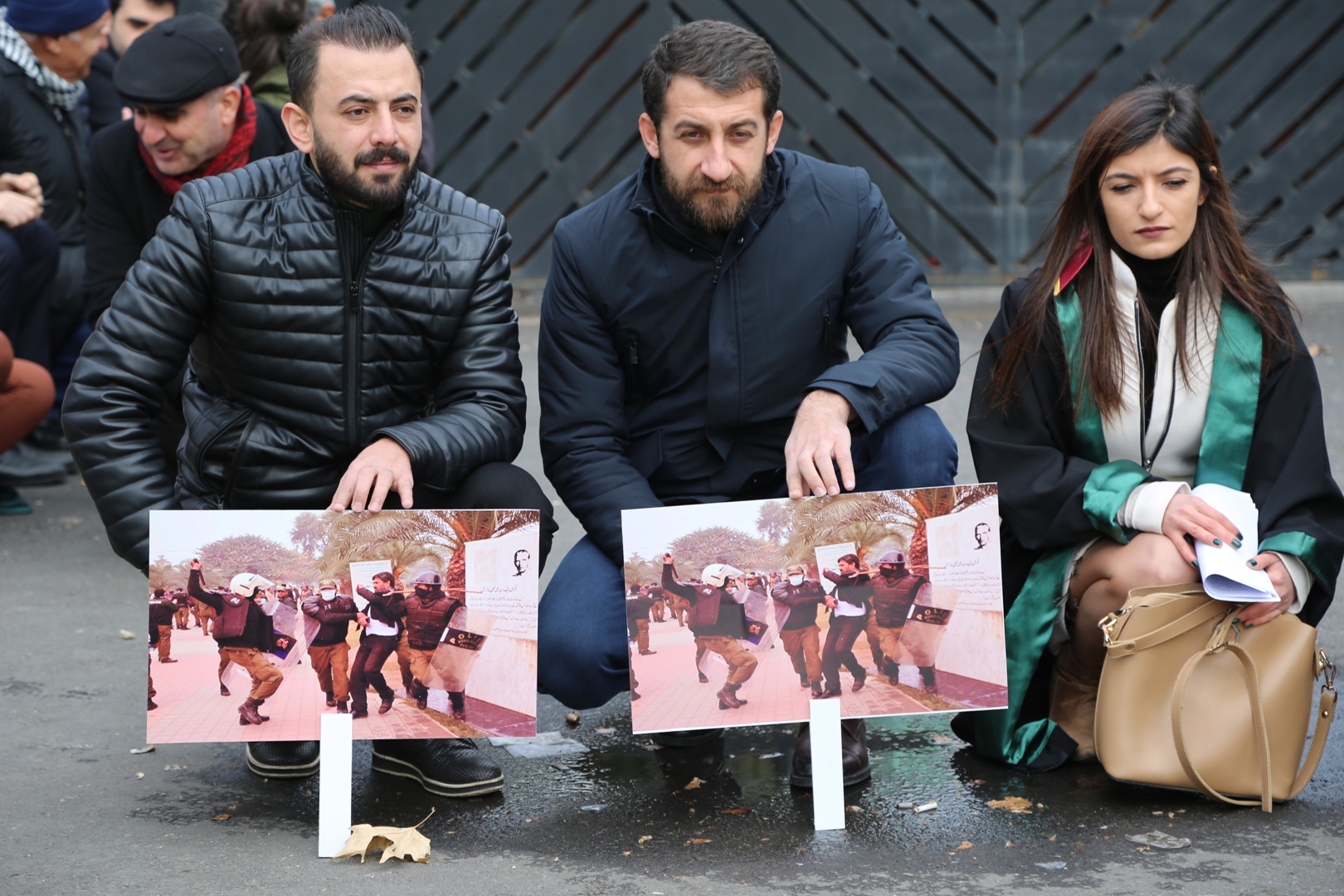 Baro Başkanımız Tahir ELÇİ'nin Katledilişinin 212. Haftası Anma Etkinliği Diyarbakır Adliyesi Önünde Gerçekleştirildi — 12