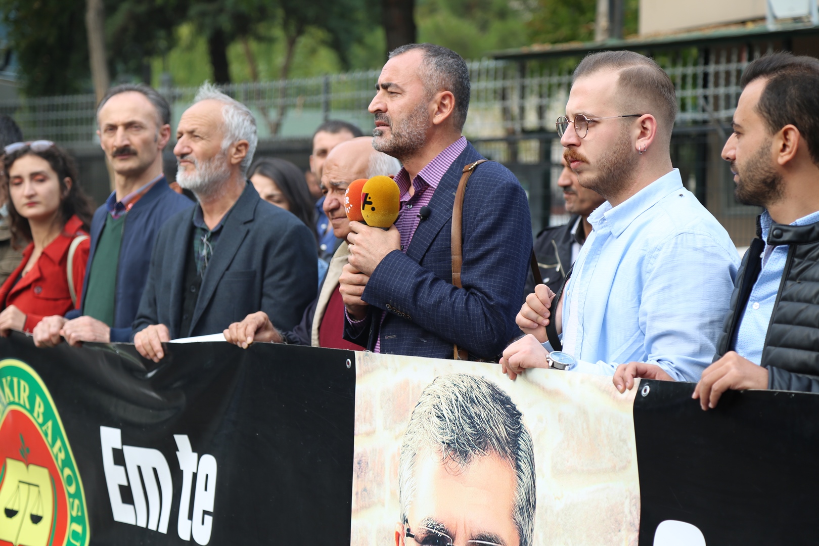 Baro Başkanımız Tahir ELÇİ'nin Katledilişinin 200. Haftası Anma Etkinliği Diyarbakır Adliyesi Önünde Gerçekleştirildi... — 6