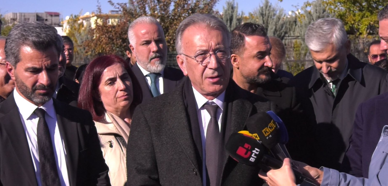 Baro Başkanımız Av. Tahir ELÇİ, Dört Ayaklı Minarenin Önünde Anıldı : ' Em Te Ji Bir Nakin...' — 16