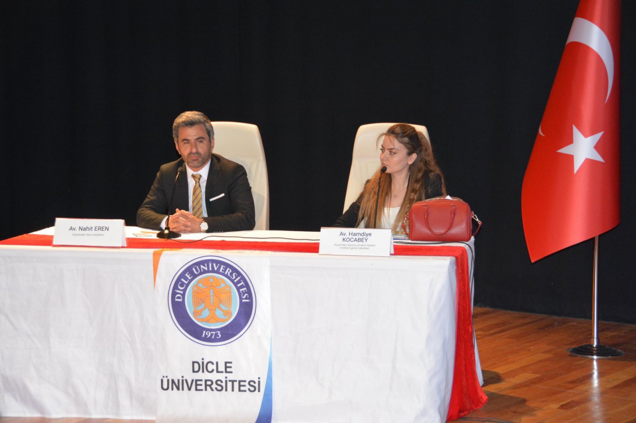 Serokê me yê baroyê û sekretera me ya gıştî ya navendê lı zanîngeha dîcleyê panel çê kırın — 2