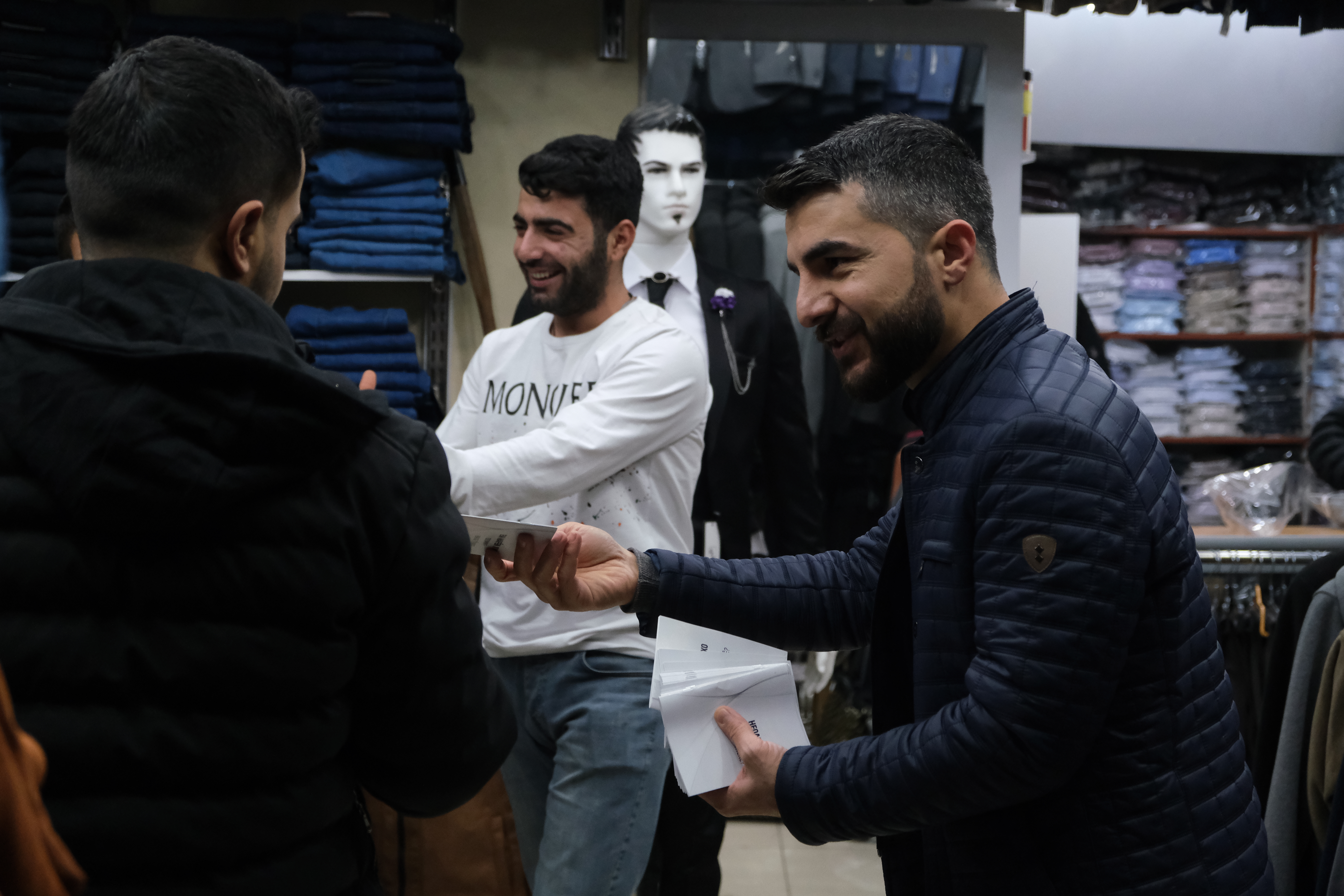 İnsan Hakları Haftası Programı kapsamında 'Haklarımızı Biliyor Muyuz?' el kitapçığı ve broşür dağıtımı yapıldı. — 4