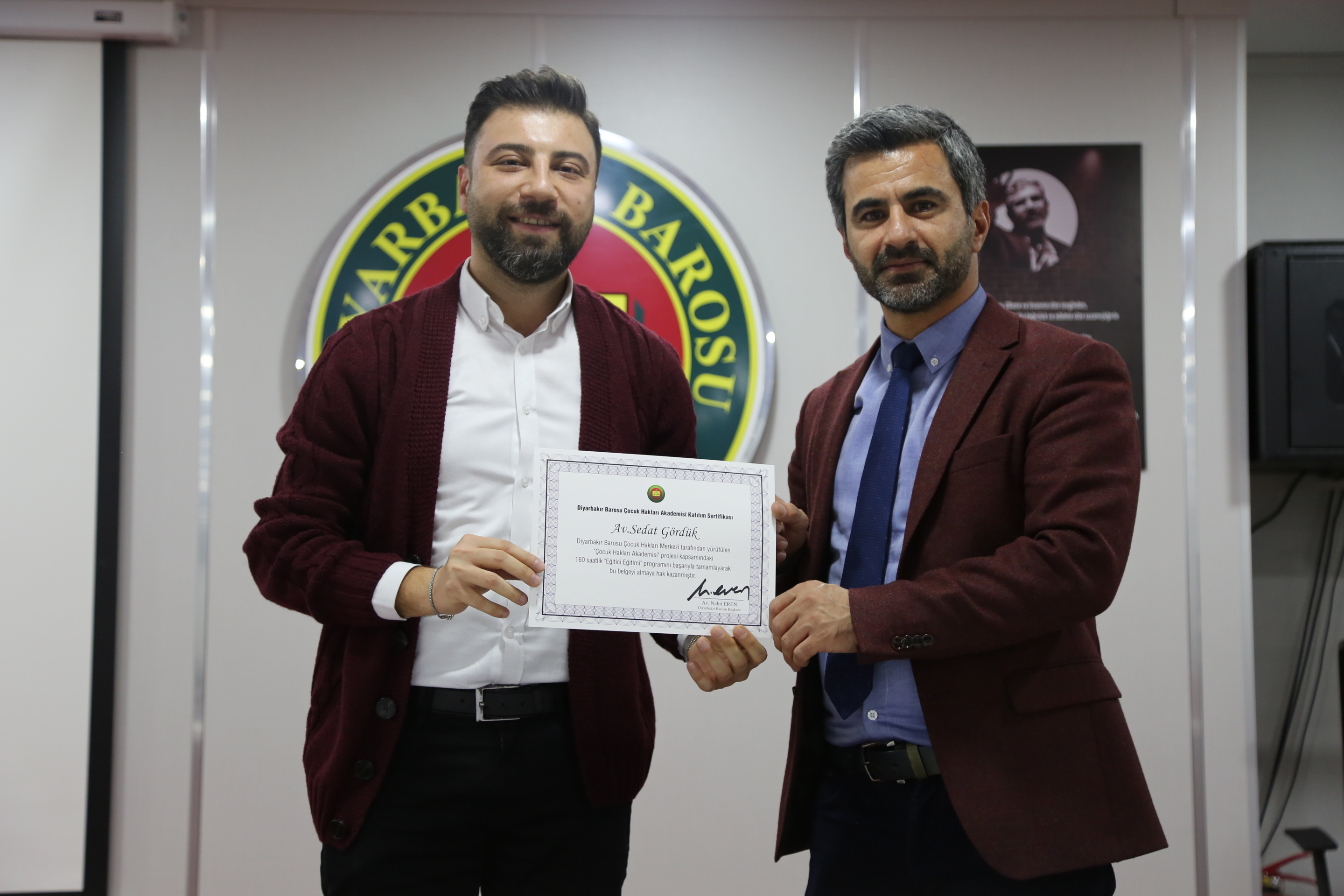 Sertîfîkaya Hempîşeyên Me Yên Ku ‘Bernameya Perwerdehiya Hîndeker a Projeya Akademiya Mafên Zarokan’ Xelas Kirin Hate Dayîn. — 7