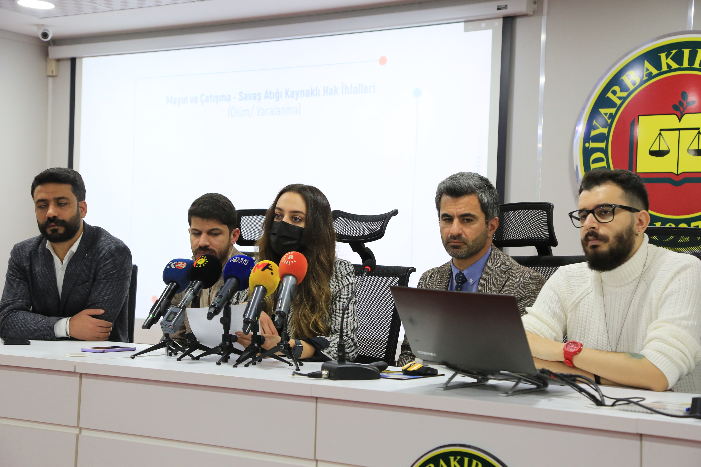 Rapora Binpêkirinên Mafên Zarokan Ên Ji Ber Bermahiyên Şer-Lêkdan, Mayin û Wesayitên Zirxî Ku Ji Hêla Navenda Mafên Zarokan a Baroya Me Ve Hatiye Amadekirin Bi Raya Giştî Re Hat Parvekirin. — 3