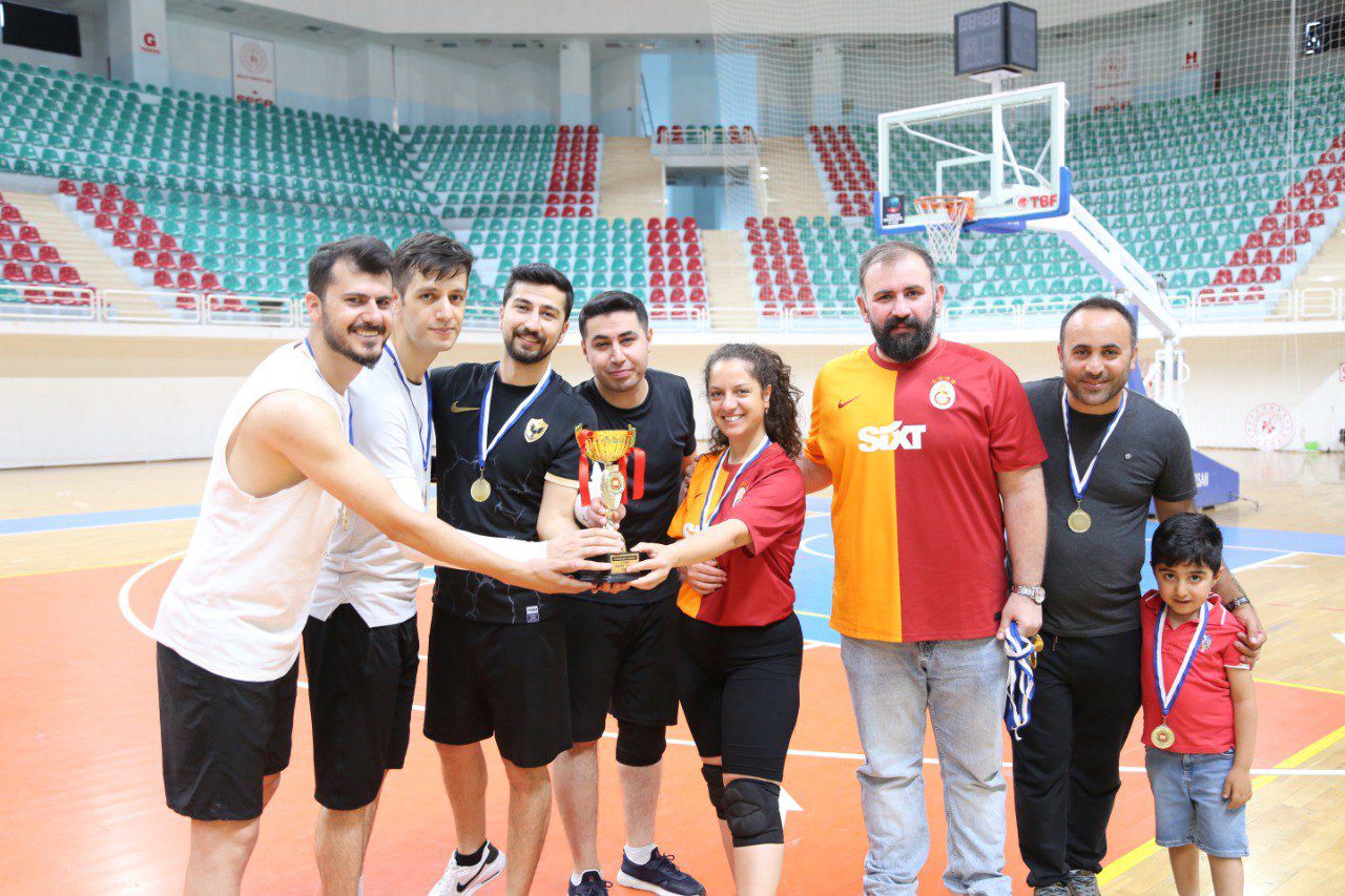 Üçüncü Karma Voleybol Turnuvası Tamamlandı — 3
