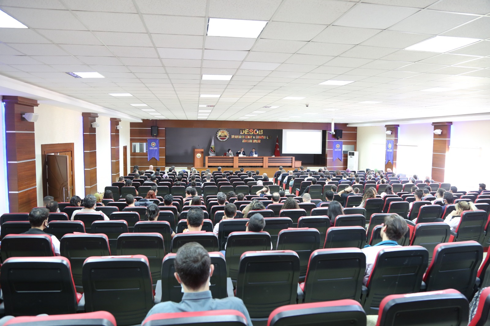 Semįnera Perwerdehiya Navpîşeyî Ya Bi Mijara Dozên Gelemperîkirinê Pêk Hat. — 8