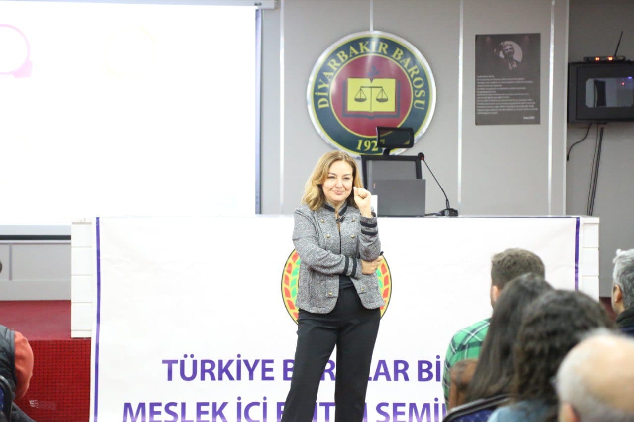 Etkili Savunmada Hitabet ve Beden Dili Konulu Meslek İçi Eğitimi Semineri Yapıldı. — 1