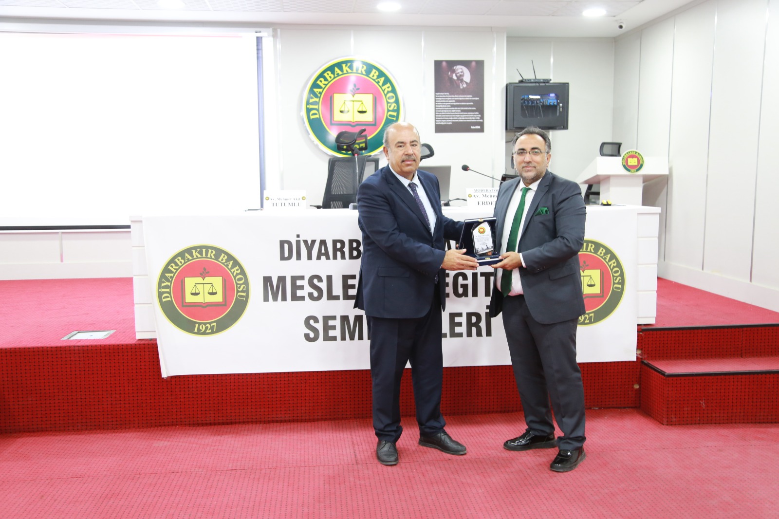 Semînera Perwerdehiyê Ya Navpîşeyî Ya Bi Mijara Dozên Hiqûqa Serfkaran Hat Lidarxistin — 2