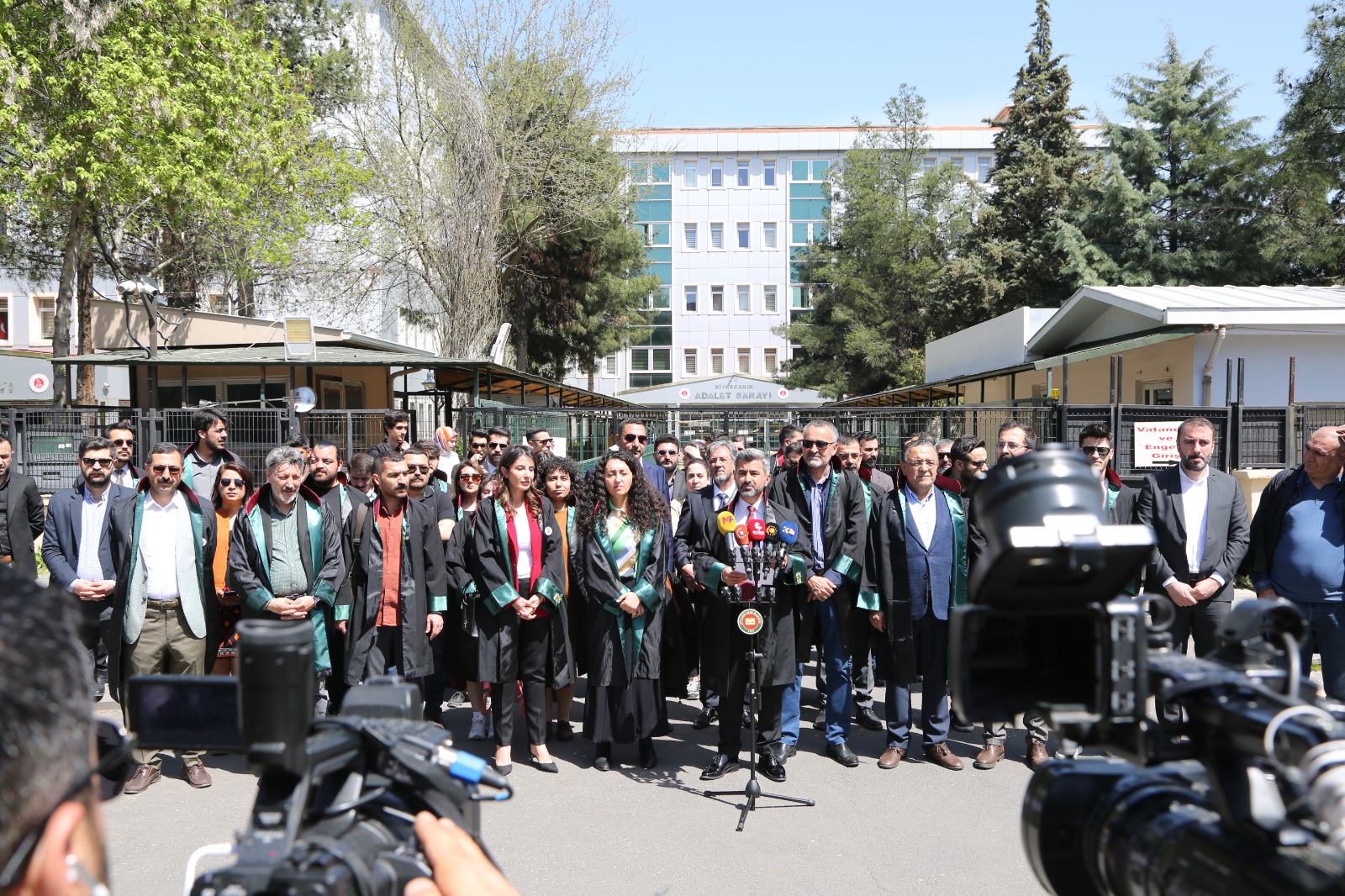 5 Nisan Avukatlar Gününüzü Kutluyoruz — 1