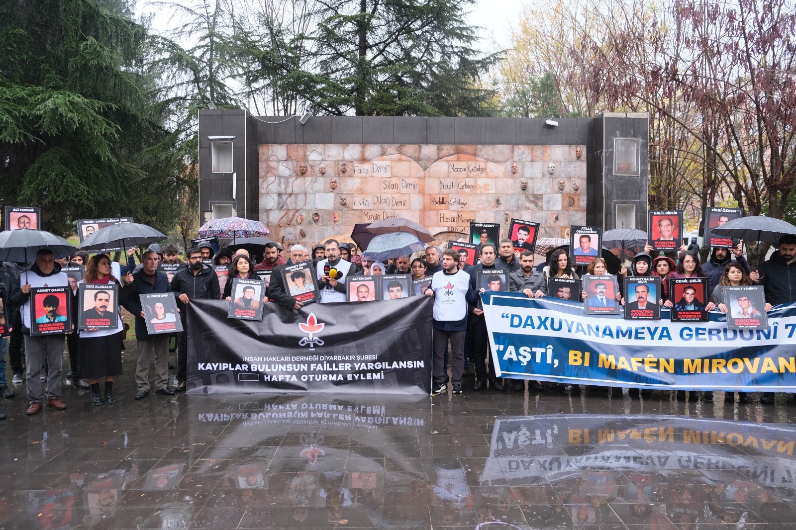 İnsan Hakları Haftası Programı Kapsamında Yaşam Hakkı Anıtı Önünde Kayıp Yakınları Eylemi Yapıldı — 2