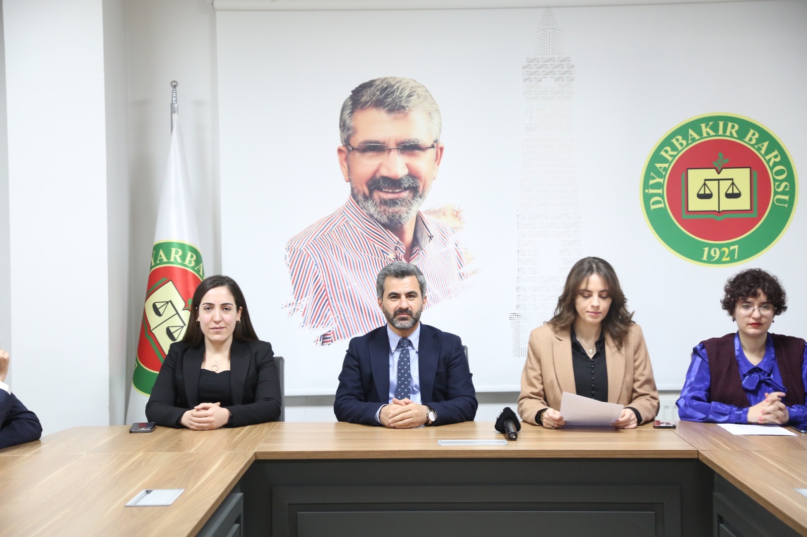 'Diyarbakır Kadın Kapalı CİK'nda Tutuklu Bulunan Kız Çocuklarına Yönelik Hak İhlallerine ve Tutulma Koşullarına İlişkin Rapor' Kamuoyu İle Paylaşıldı — 1