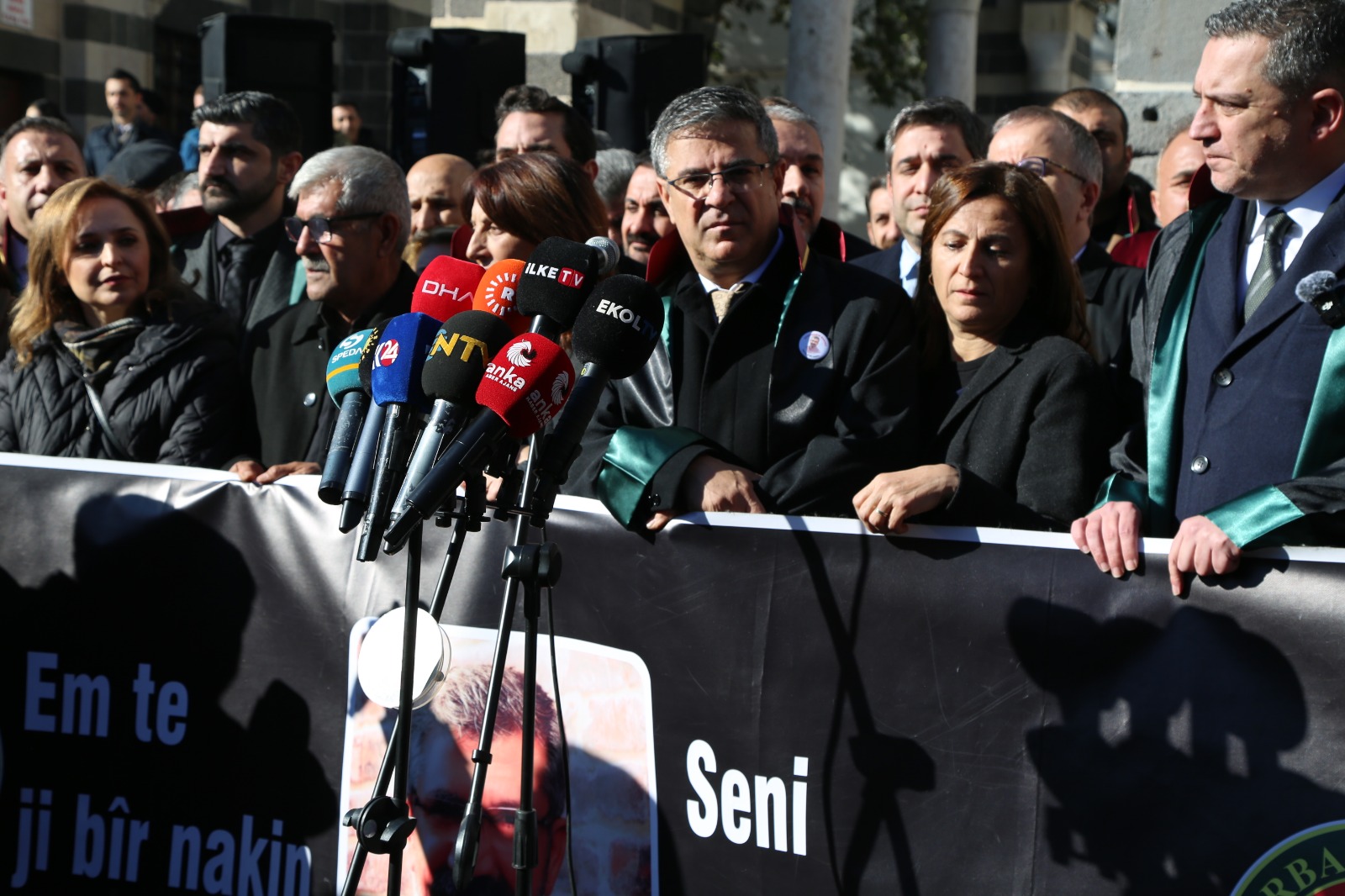 Baro Başkanımız Av. Tahir ELÇİ, Dört Ayaklı Minare Önünde Anıldı  "Faillerin cezalandırılması için bütün gücümüzle mücadele etme kararlılığımızı bir kez daha yineliyoruz...." — 5
