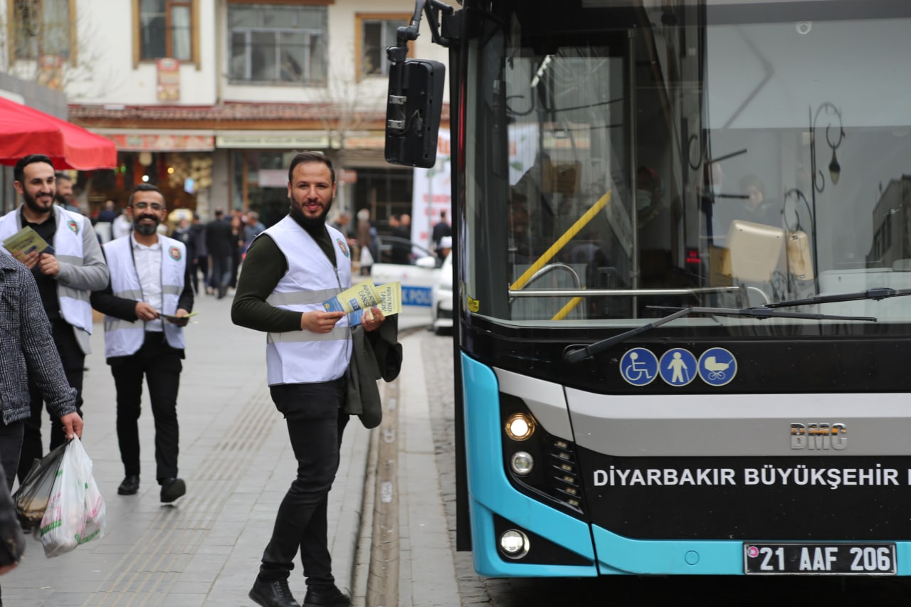 Hasar danışmanlık şirketleriyle mücadele adına merkezimiz tarafından broşür etkinliği düzenlendi — 11