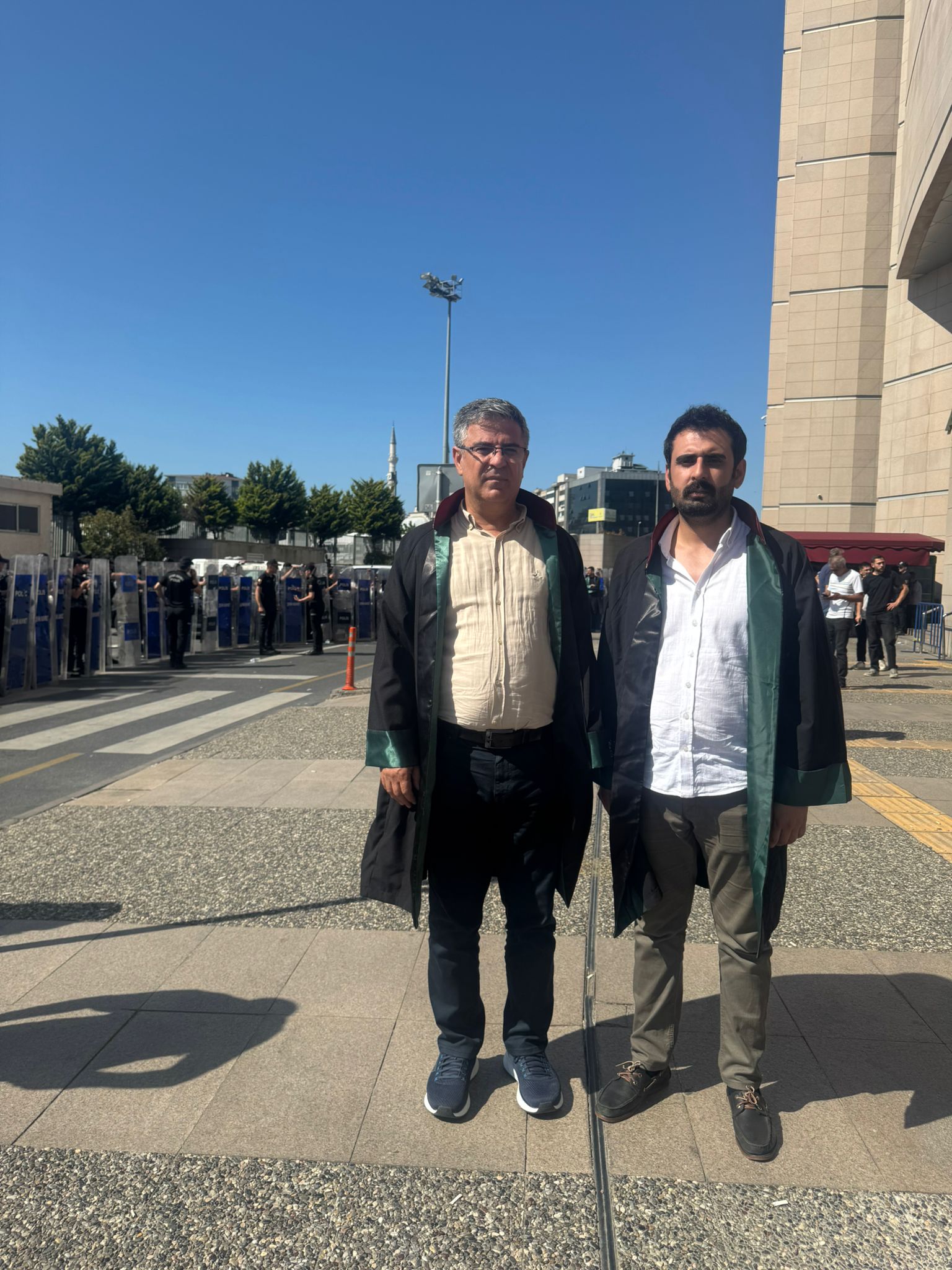 Barolar Savunmayı Savunmak İçin Buluştu — 1