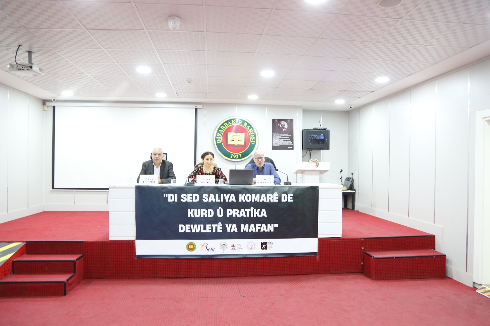 İnsan Hakları Haftası Programı Kapsamında 'Cumhuriyetin 100. Yılında Devletin Hak Pratiği ve Kürtler' Konulu Konferans Yapıldı — 2