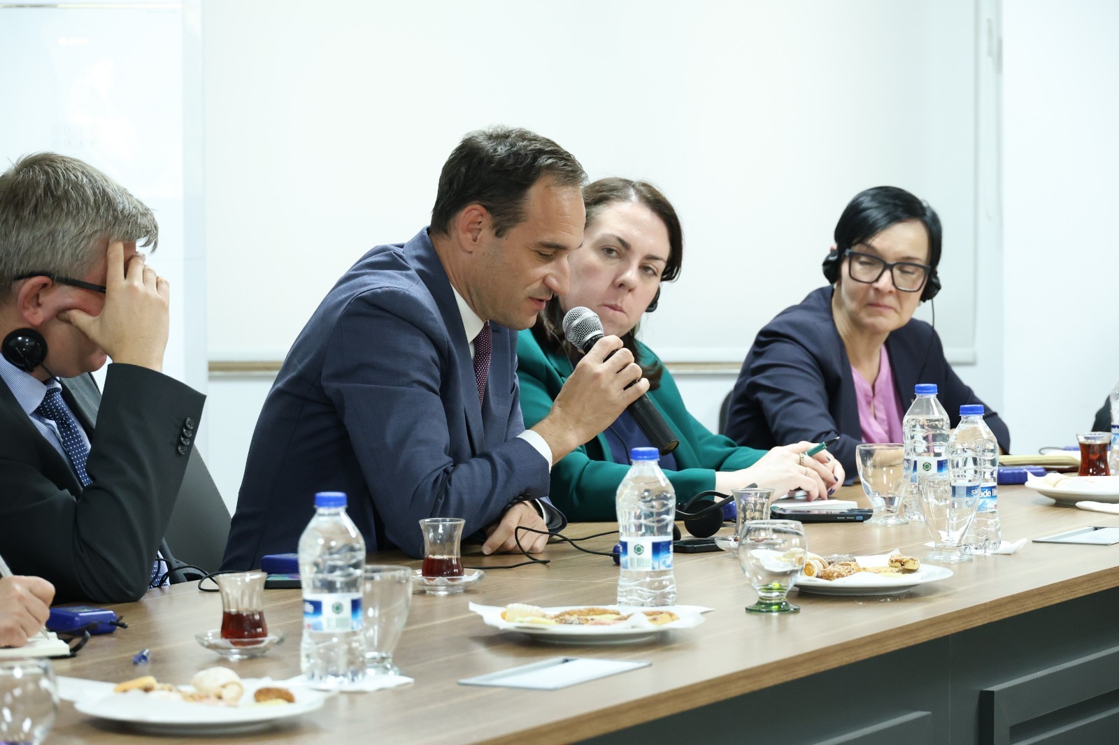 AB Türkiye Delegasyonu Maslahatgüzarı ve 16 Büyükelçi Baromuzu Ziyaret Etti — 10