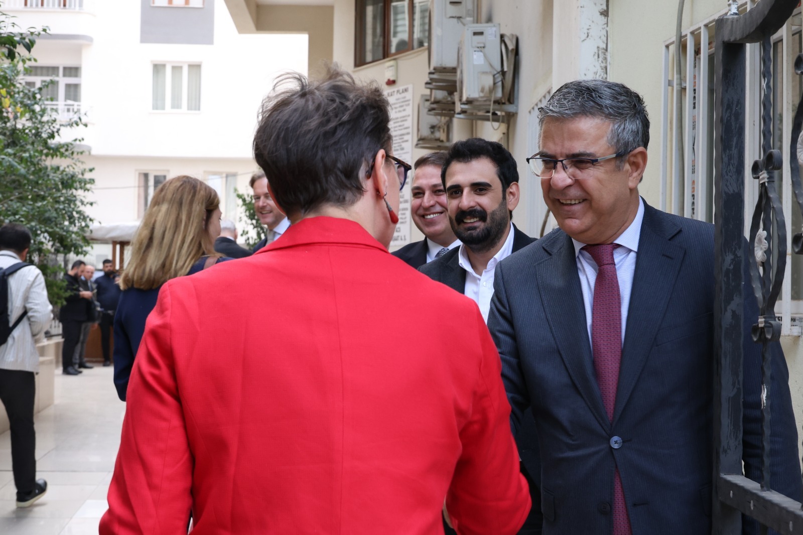 AB Türkiye Delegasyonu Maslahatgüzarı ve 16 Büyükelçi Baromuzu Ziyaret Etti — 14