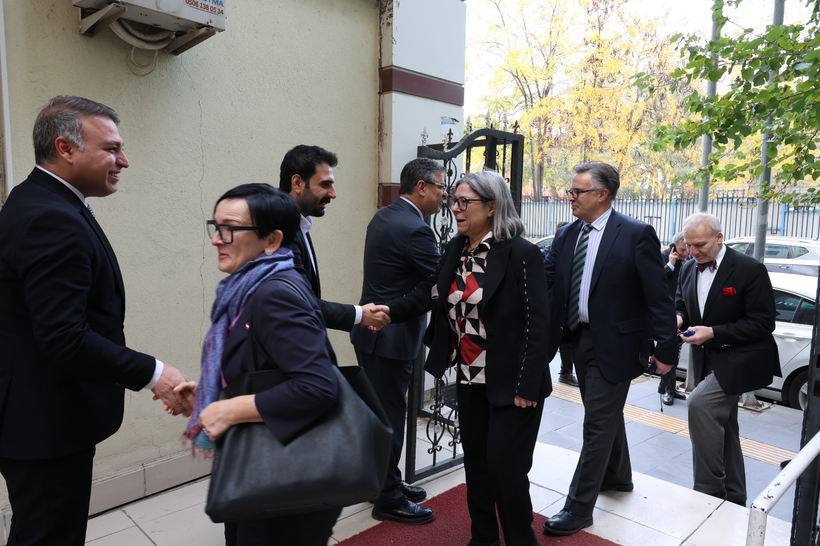 AB Türkiye Delegasyonu Maslahatgüzarı ve 16 Büyükelçi Baromuzu Ziyaret Etti — 16