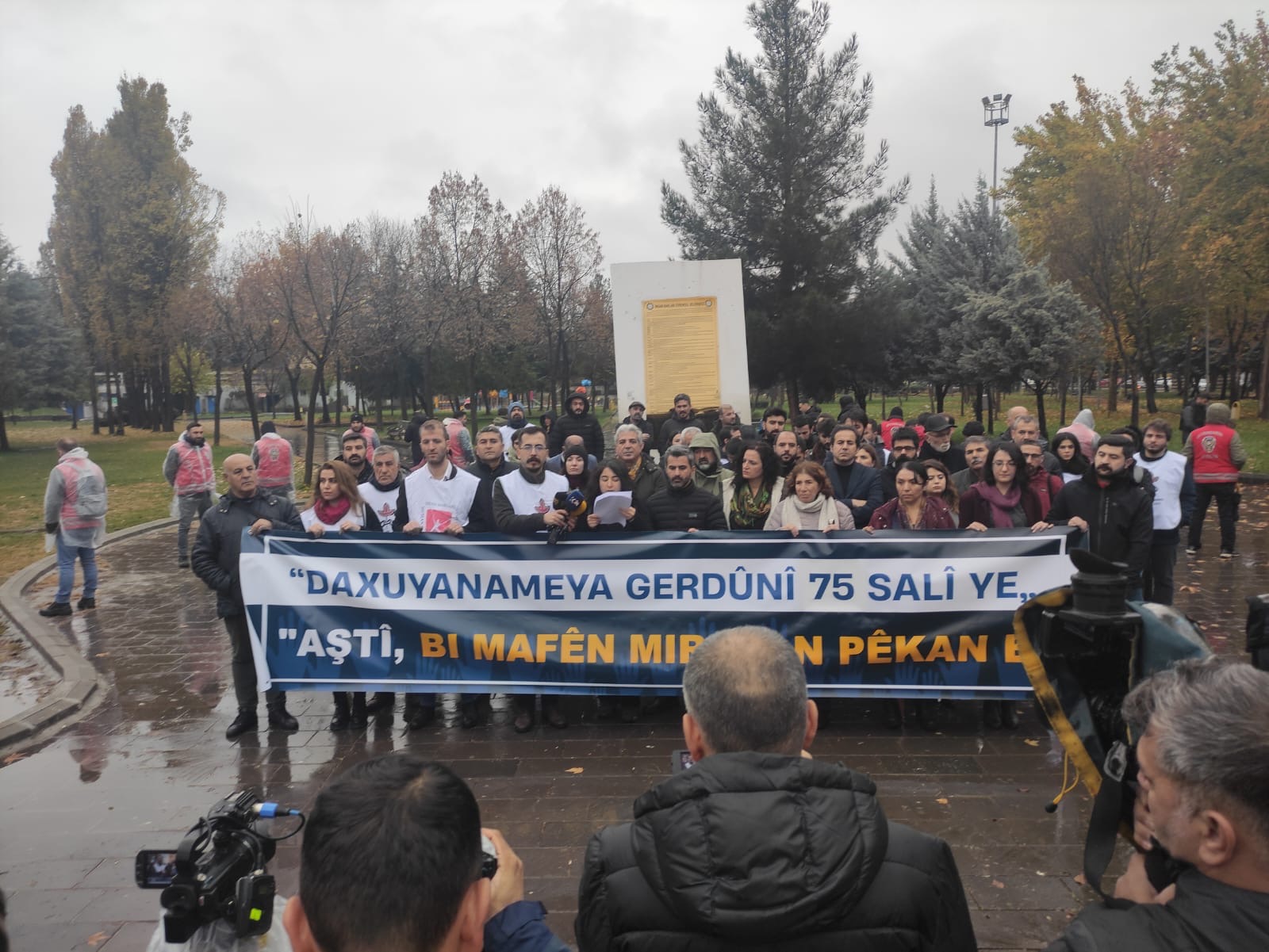 İnsan Hakları Haftası Programı Kapsamında 'İnsan Hakları Haftası Yürüyüşü' ve Basın Açıklaması Yapıldı — 5