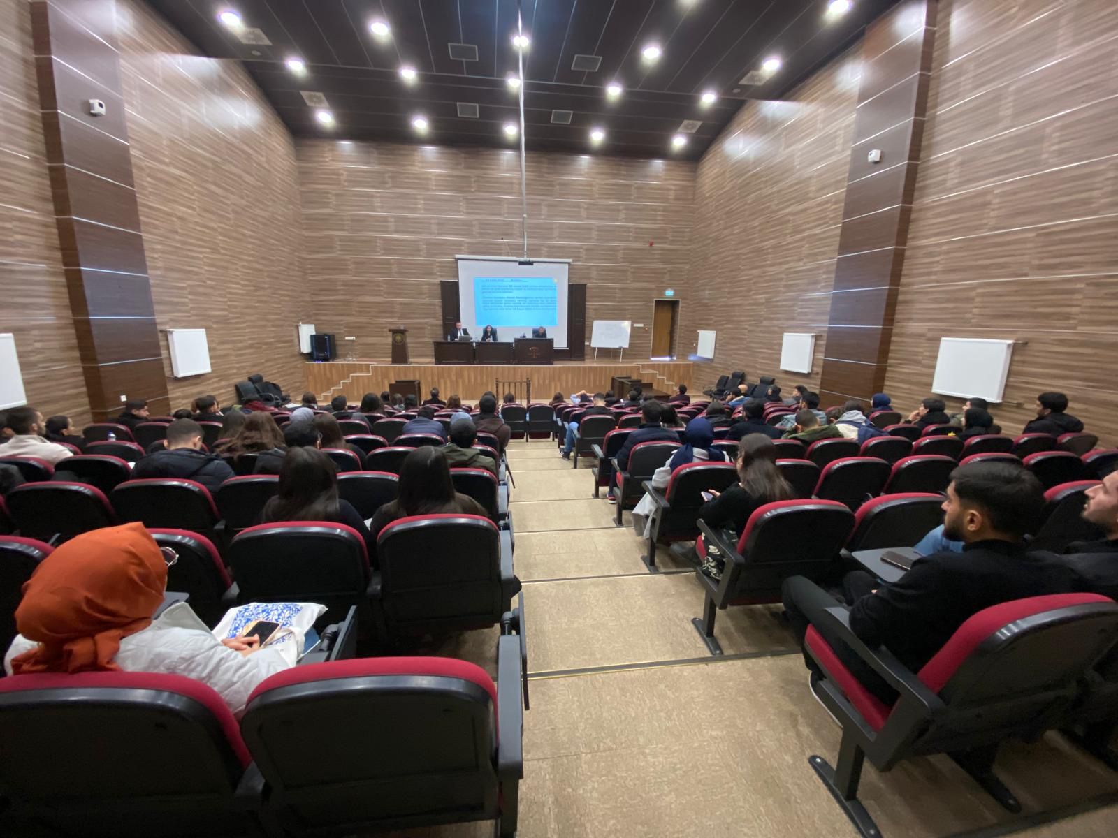 Dicle Üniversitesi Hukuk Fakültesi Öğrencilerine 'Av.Tahir Elçi Davası,Cezasızlık ve Ceza Hukukunda Etkin Yargılama' konulu panel düzenlendi — 2