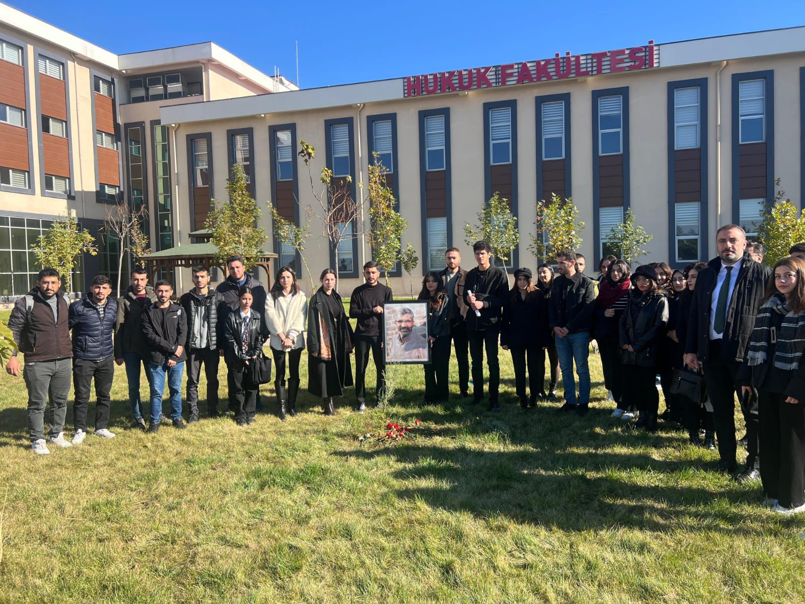 Dicle Üniversitesi Hukuk Fakültesi Öğrencilerine 'Av.Tahir Elçi Davası,Cezasızlık ve Ceza Hukukunda Etkin Yargılama' konulu panel düzenlendi — 4