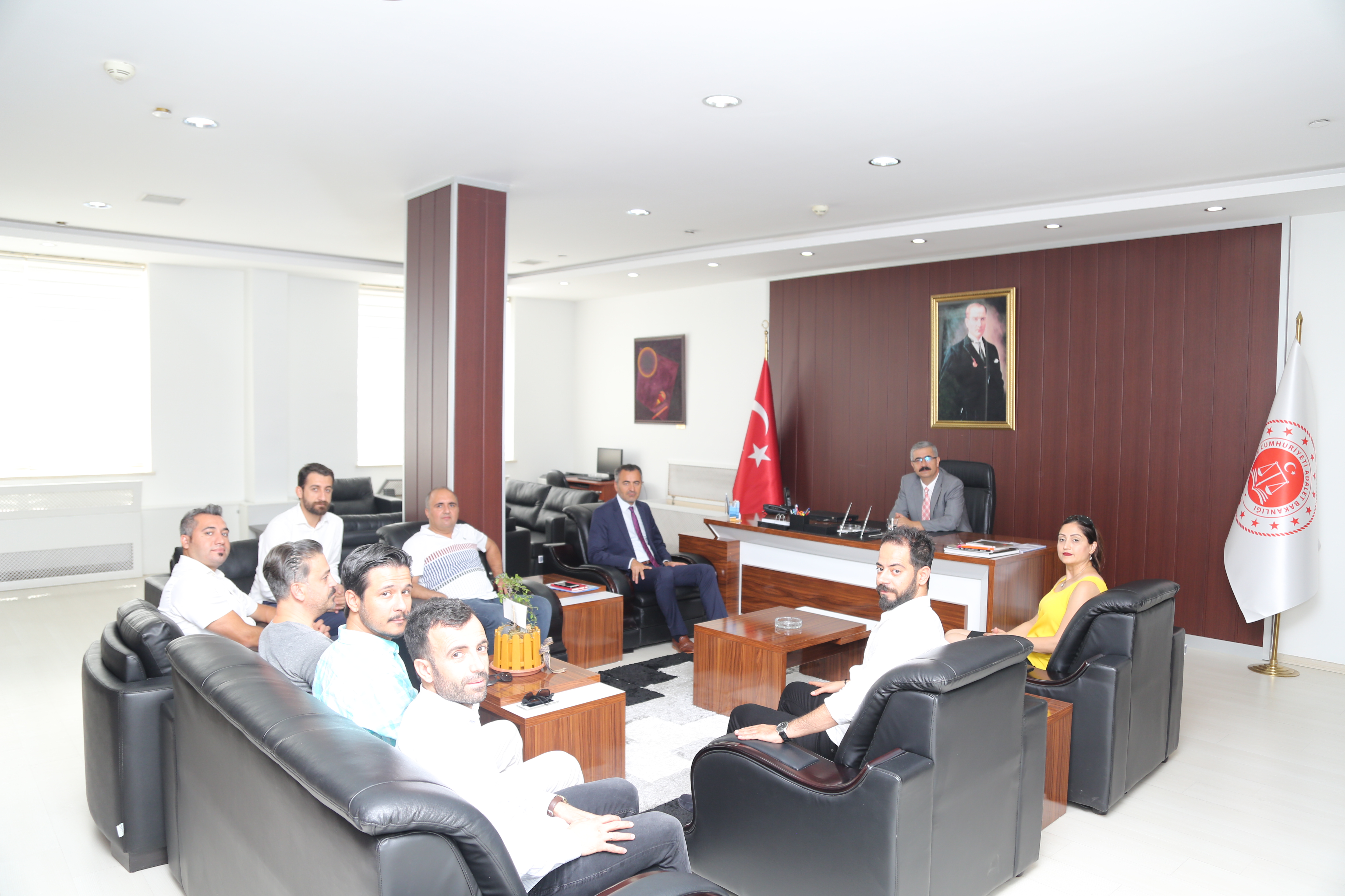 Baro Yönetim Kurulumuz Yeni Atanan Diyarbakir Cumhuriyet Başsavcısı, Bölge Adliye Mahkemesi Başkanı ve Bölge Adliye Mahkemesi Başsavcısını Ziyaret Etti... — 1