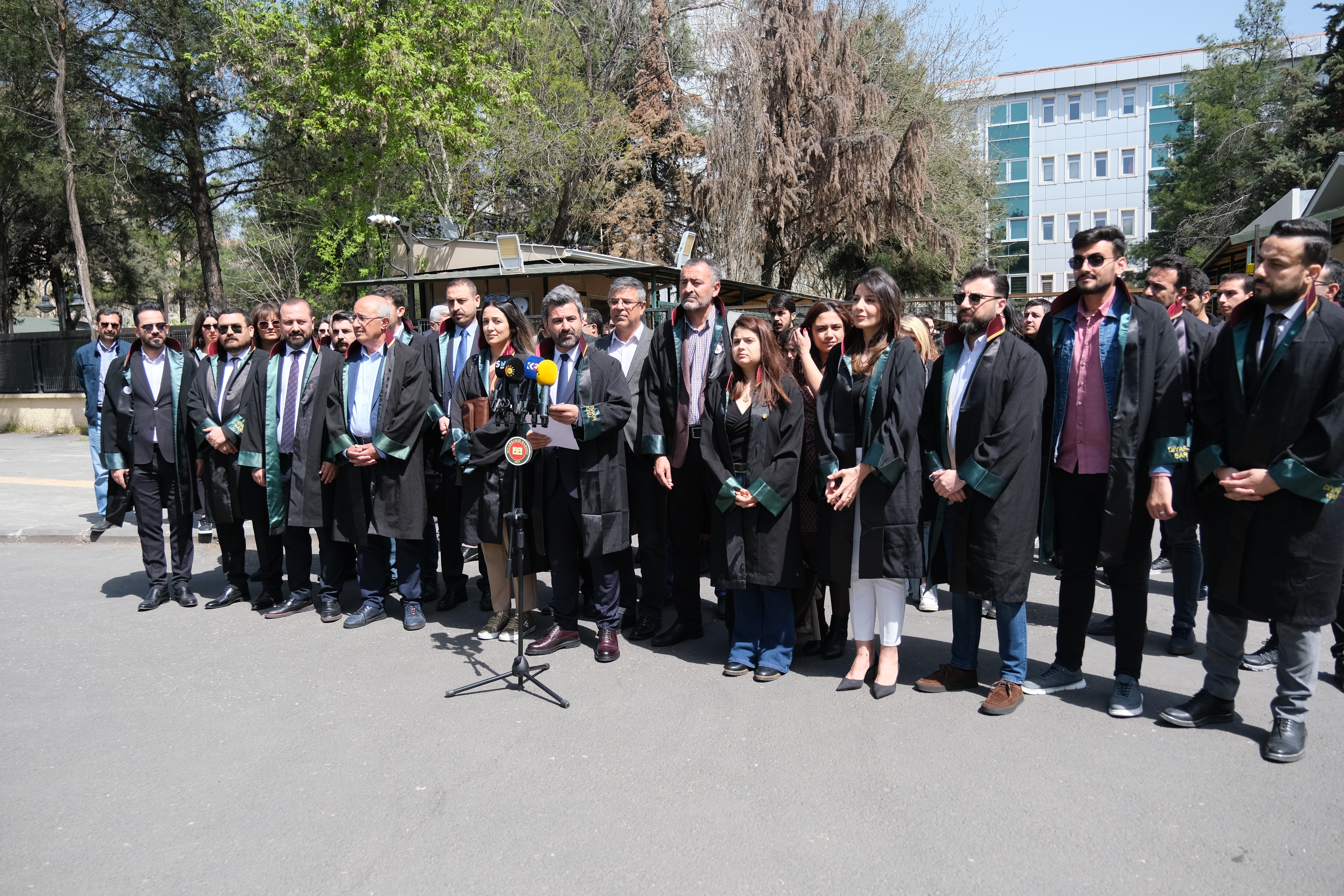 5 Nisan Avukatlar Gününüzü Kutluyoruz.. — 2