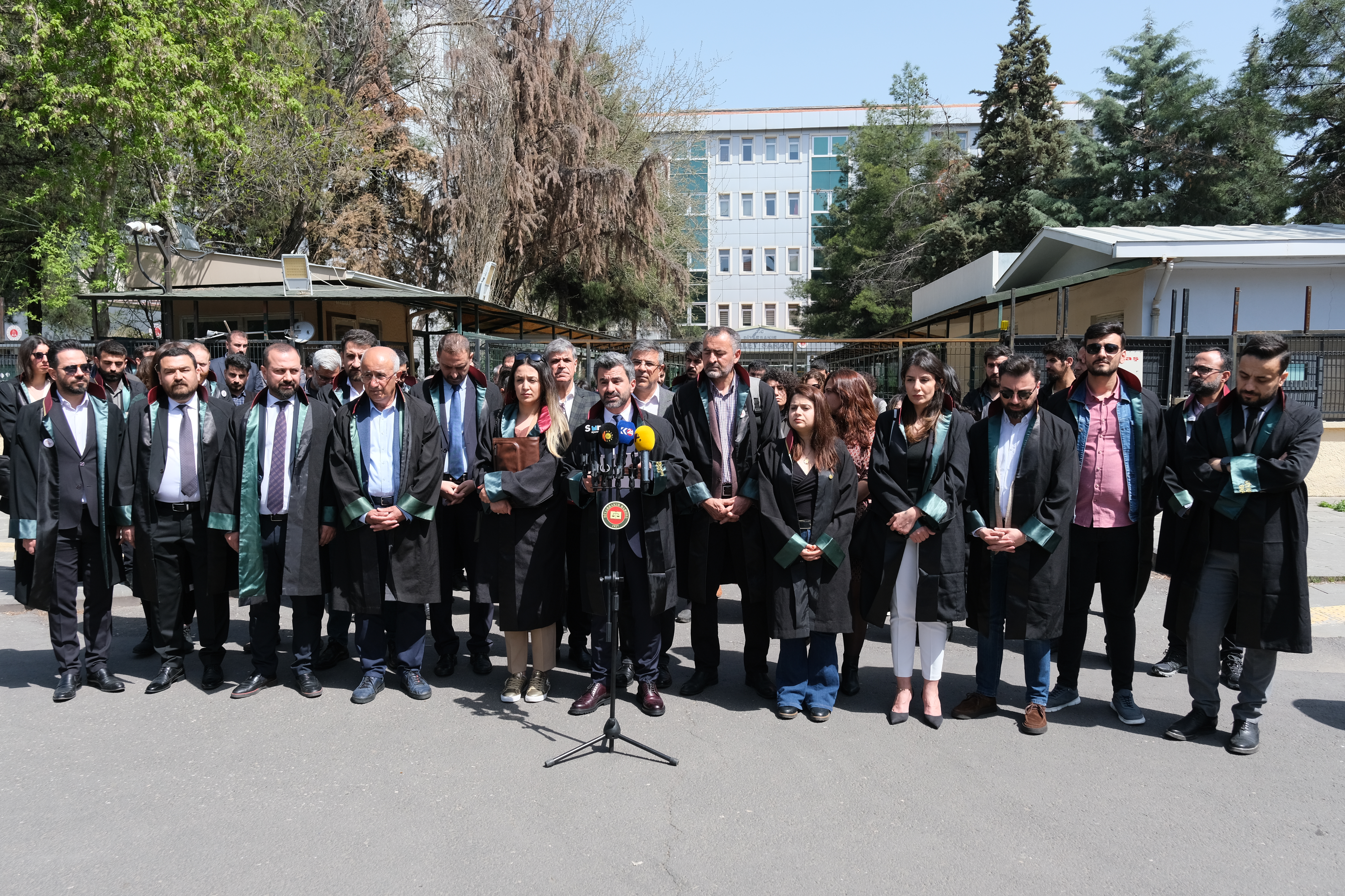 5 Nisan Avukatlar Gününüzü Kutluyoruz.. — 5