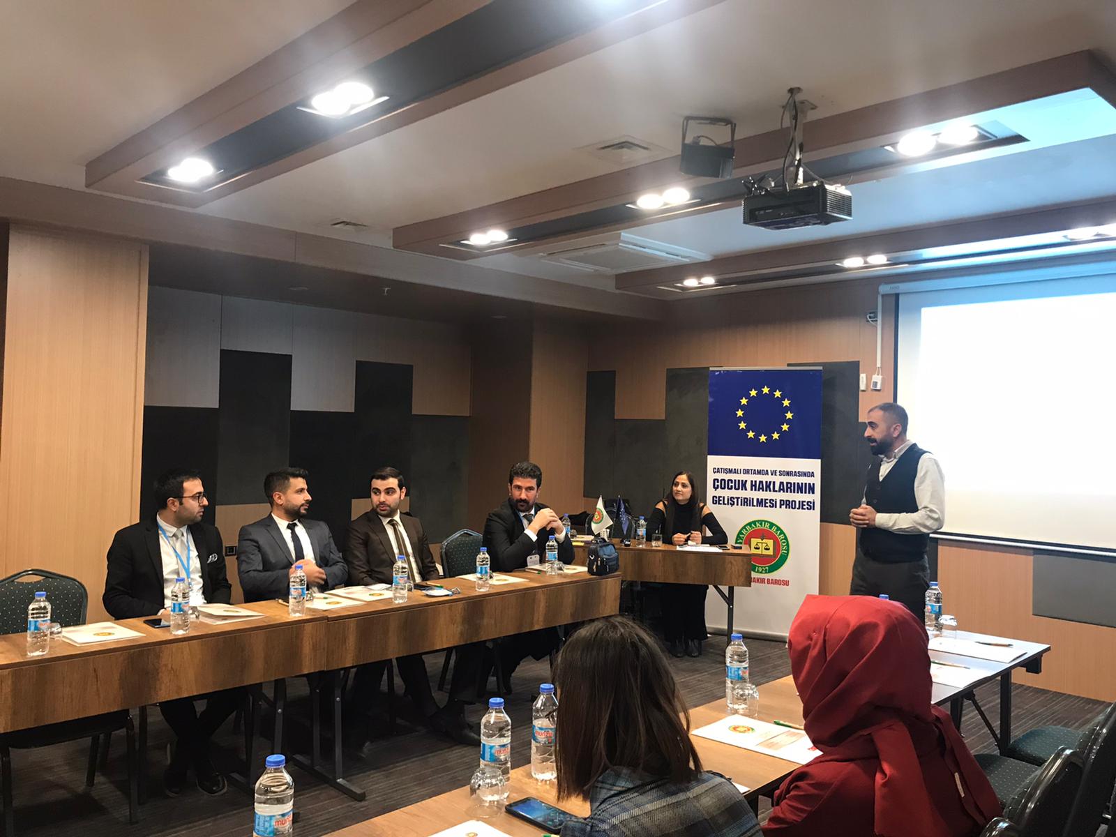 Bingöl-Bitlis-Muş ve Şanlıurfa Barosu Çocuk Hakları Merkezi Üyesi Meslektaşlarımıza Yönelik Çocuk Adalet Sistemi Konulu Seminer Verildi... — 2