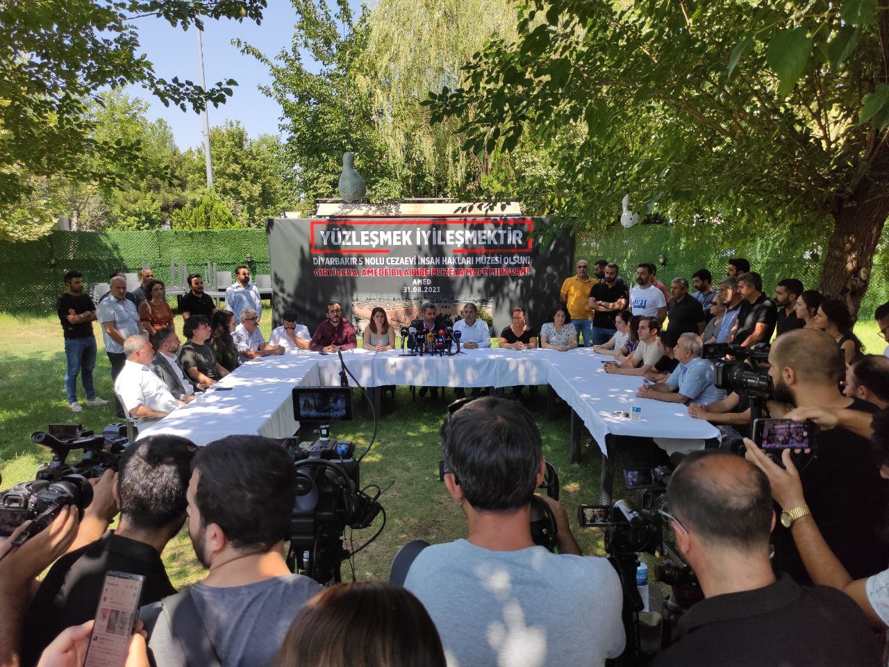 Diyarbakır 5 no.lu askeri cezaevi insan hakları müzesi olsun! — 2