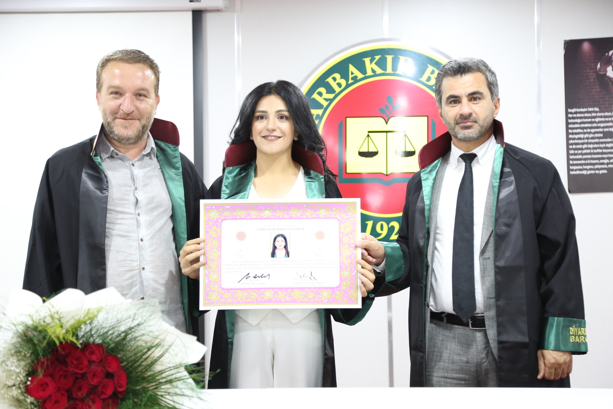 On Üç Meslektaşımız Avukatlık Yeminini İcra Ederek Aramıza Katıldı. — 1
