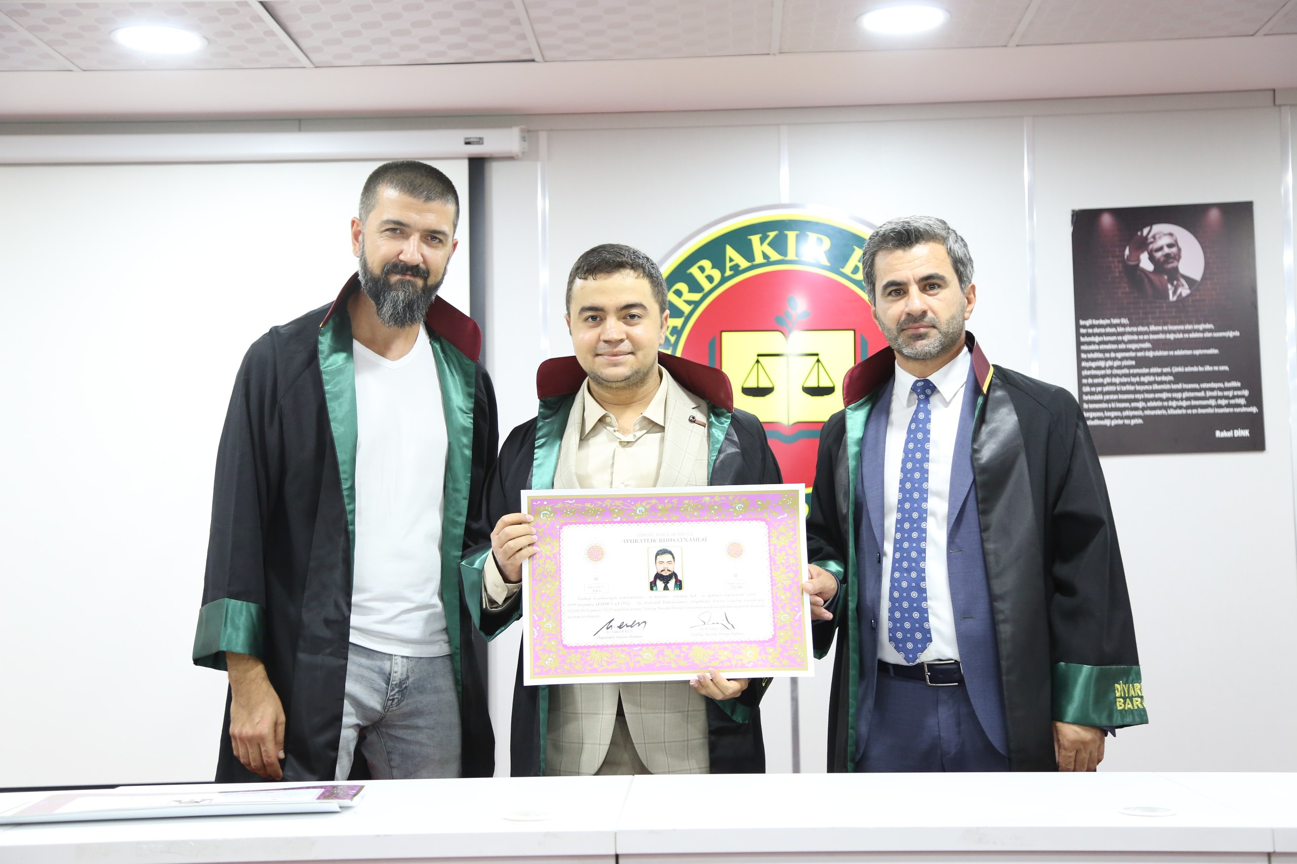Yirmi Sekiz Meslektaşımız Avukatlık Yeminini İcra Ederek Aramıza Katıldı. — 24