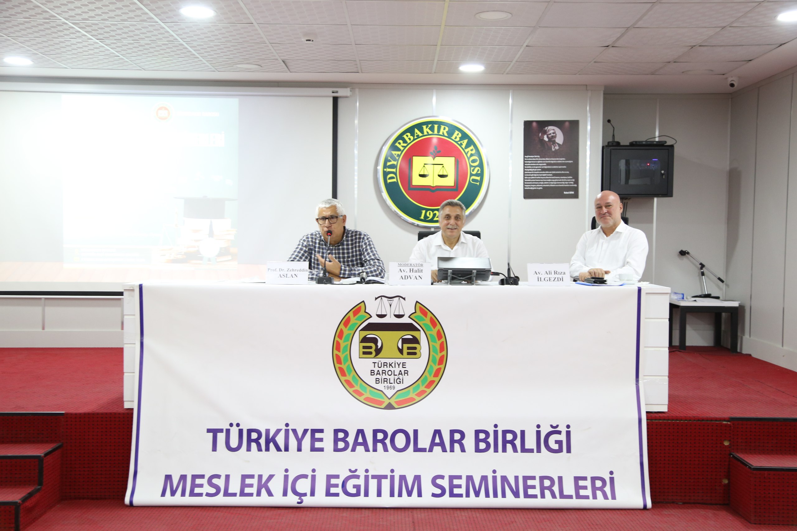 Deprem Hukuku' Konulu Meslek İçi Eğitim Yapıldı — 1