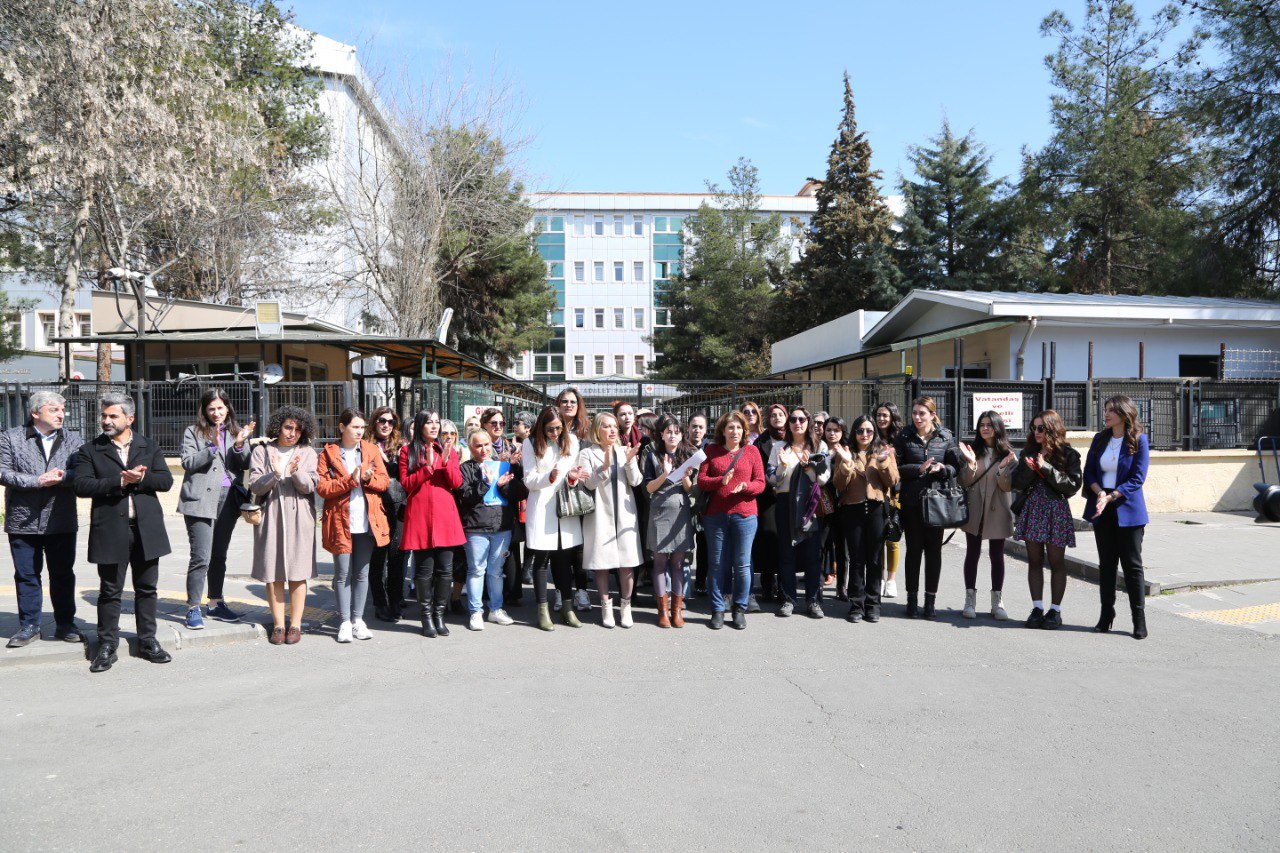 8 Mart Dünya Kadınlar Günü Nedeniyle Diyarbakır Adliyesi Önünde Ortak Basın Açıklaması Yapıldı — 4