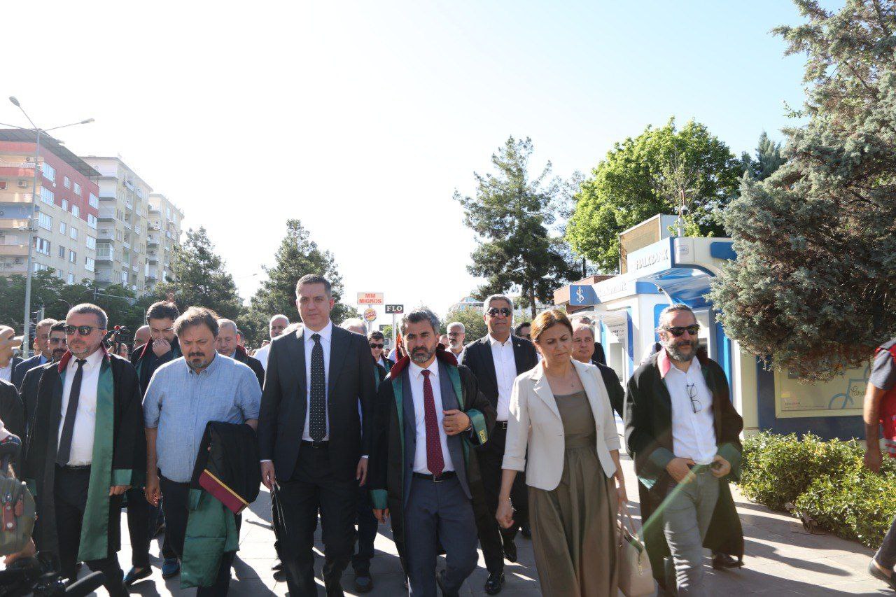 Baro Başkanımız Av. Tahir ELÇİ’nin Faillerinin Yargılandığı Dosyanın Karar Duruşması Yapıldı — 3
