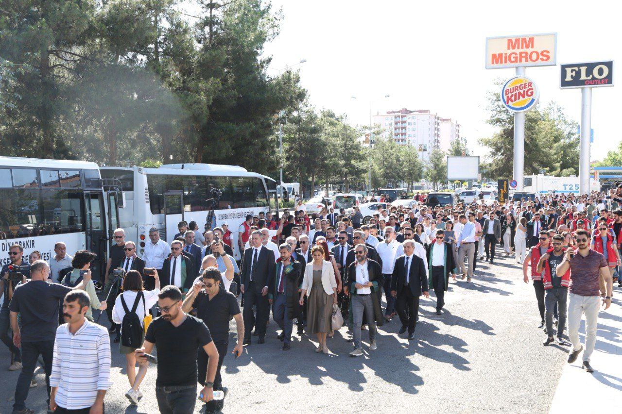 Baro Başkanımız Av. Tahir ELÇİ’nin Faillerinin Yargılandığı Dosyanın Karar Duruşması Yapıldı — 4