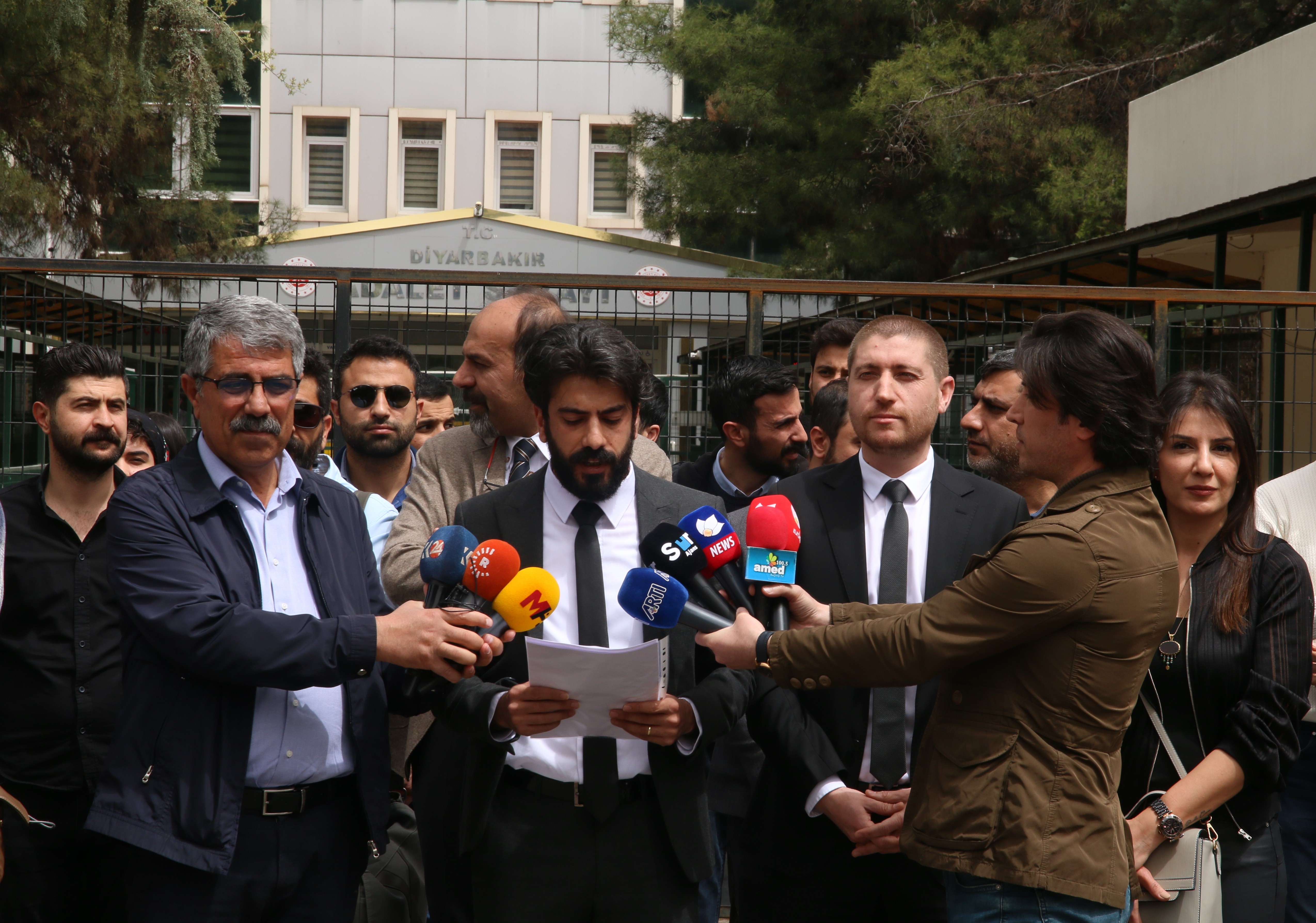 Diyarbakır 1 Nolu Yüksek Güvenlikli Kapalı Ceza İnfaz Kurumunda Yaşanan Hak İhlallerine İlişkin Ortak Basın Açıklaması Yapıldı. — 1