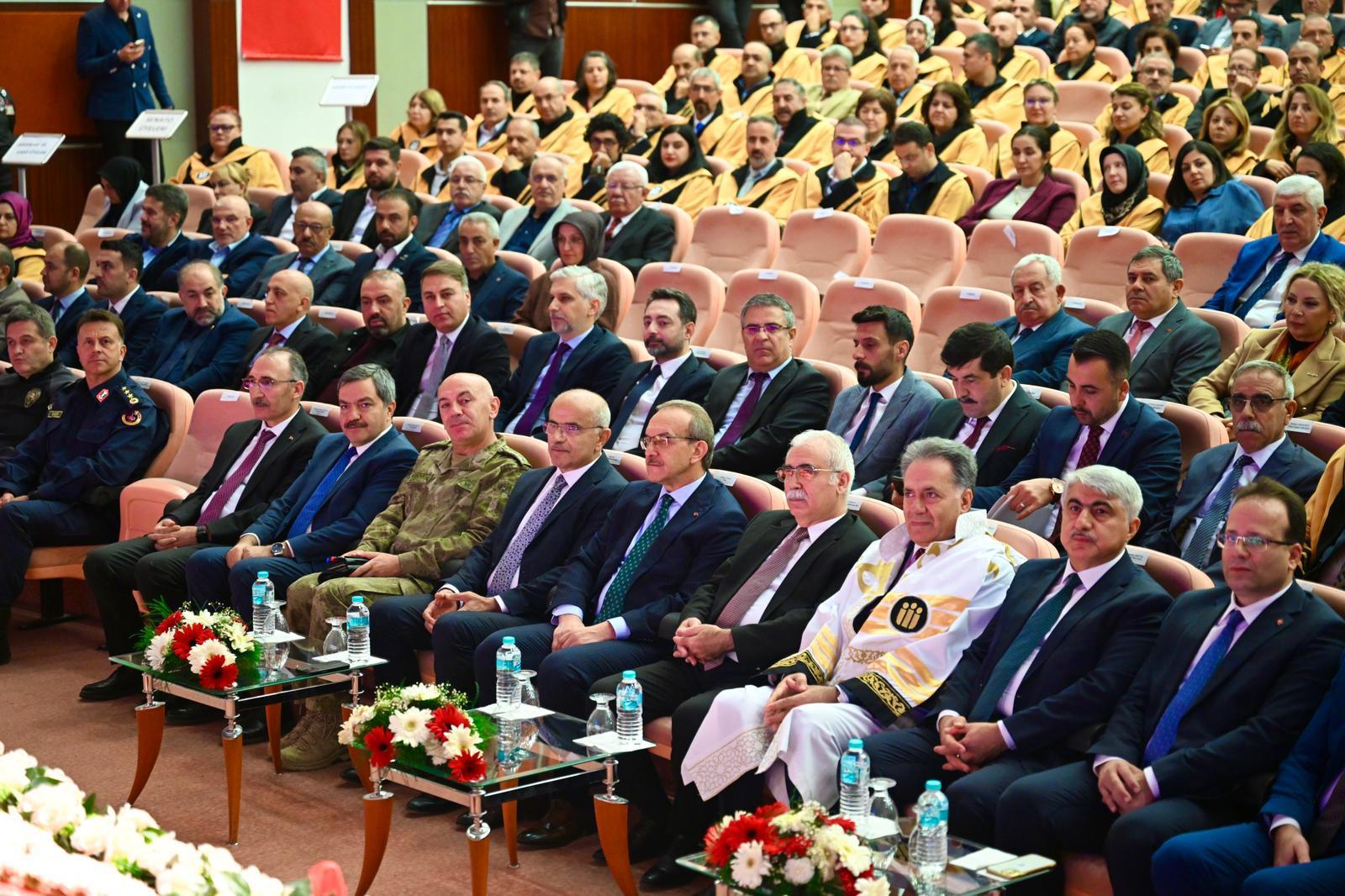 Baro Başkanımız İnönü Üniversitesi’nin 2025-2026 Akedemik Yılı Açılış Programına Katıldı — 2