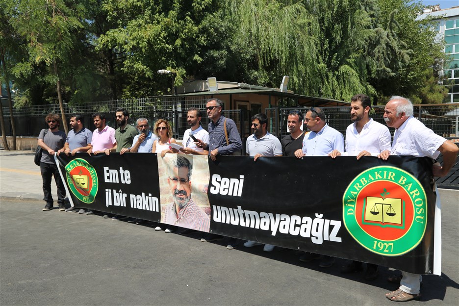 Çalakiya Bibîranînê ya Hefteya 187emîn a Kuştîna Serokê Baroya Me Tahir ELÇİ Li Ber Dadgeha Amedê Hat Pêkanîn — 5