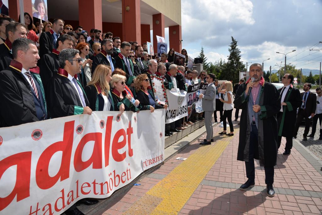 Baroya Me Beşdarê Nobedariya Edaletê Ku Bi Mêvandariya Baroya Kocaeliyê Hatiye Lidarxistin Bû... — 3