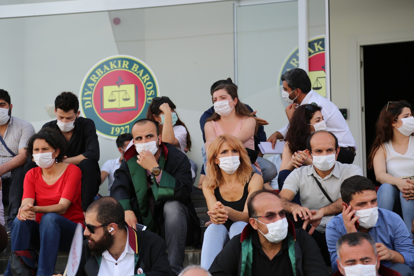 Tevî Liberrabûna 80 Baroyan Guherîna Di Yasayê Parêzerîyê da ya Hatiye Plankirin ku dê Bibe Bi lez û bez berdewam e. — 2