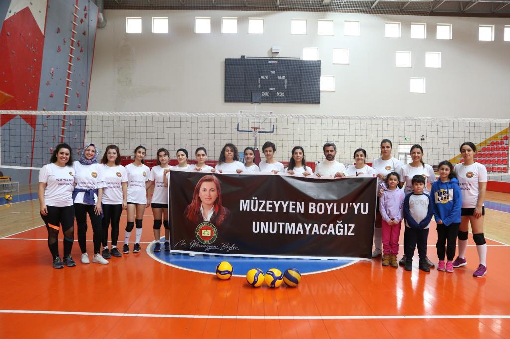 25 Kasım Kadına Yönelik Şiddete karşı Uluslarası Mücadele Günü Kapsamında  Av. Müzeyyen BOYLU Anısına Voleybol Maçı Düzenlendi — 1