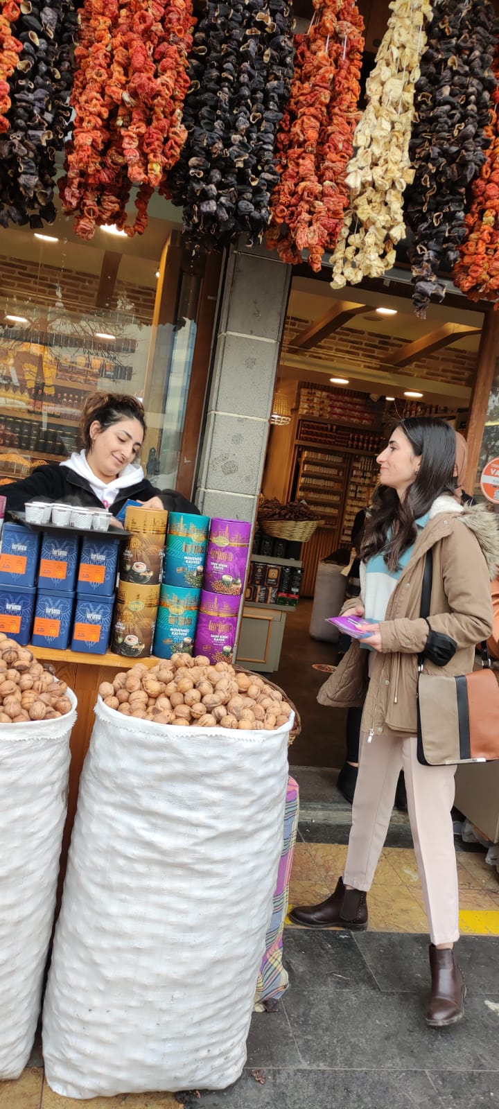 10-17 Aralık İnsan Hakları Haftası Kapsamında “Kadınların Adalete Erişim Hakkı” Konulu Broşürler Kentteki Kadınlarla Paylaşıldı. — 4