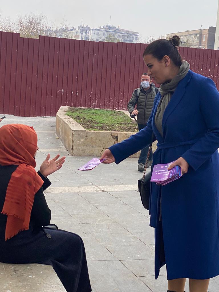 10-17 Aralık İnsan Hakları Haftası Kapsamında “Kadınların Adalete Erişim Hakkı” Konulu Broşürler Kentteki Kadınlarla Paylaşıldı. — 1