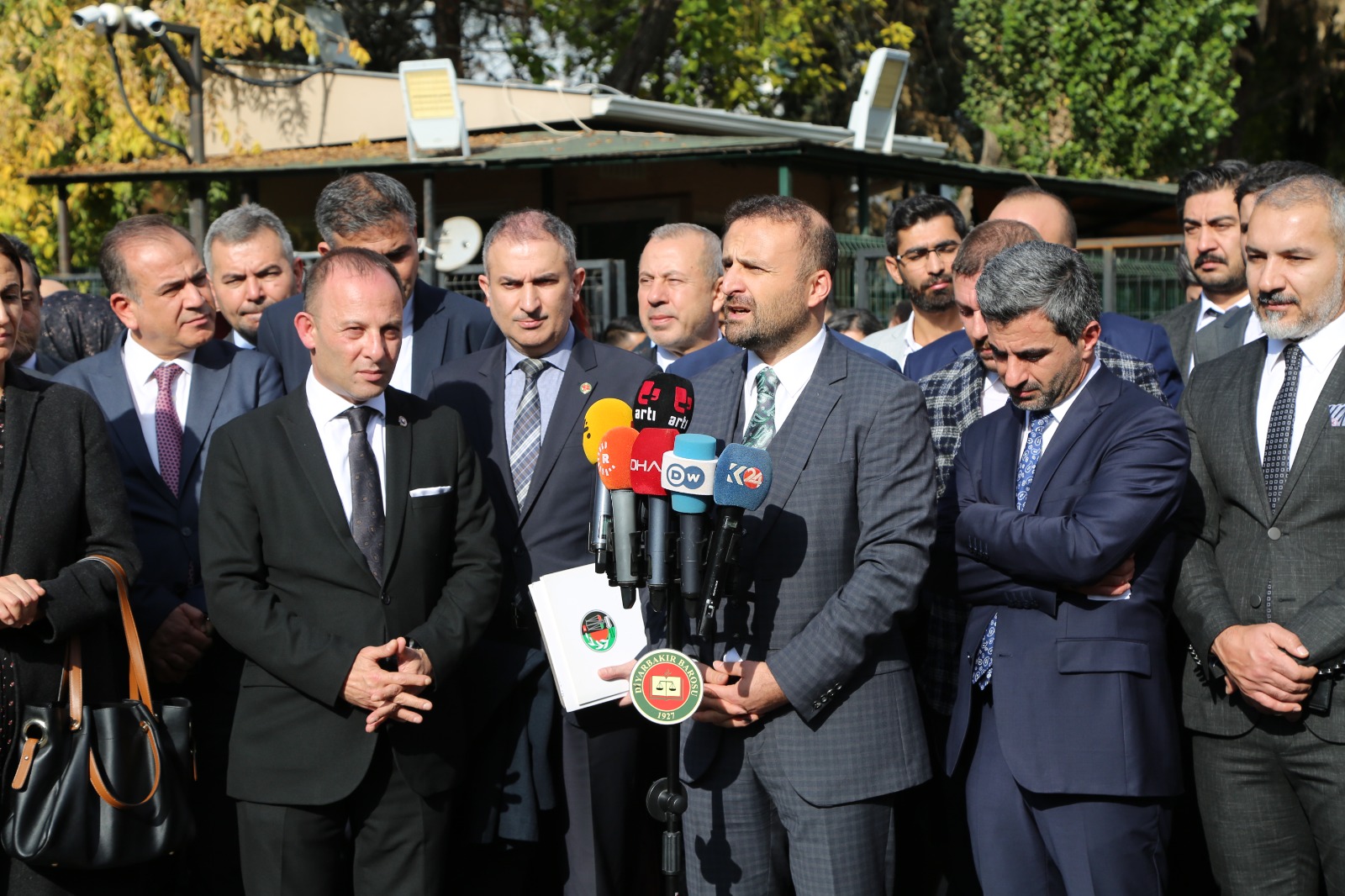 Danişîna Şeşemîn a Doza ku Kiryarên Serokê Baroya Me Tahîr ELÇÎ Tên Darizandin Pêk Hat. — 7