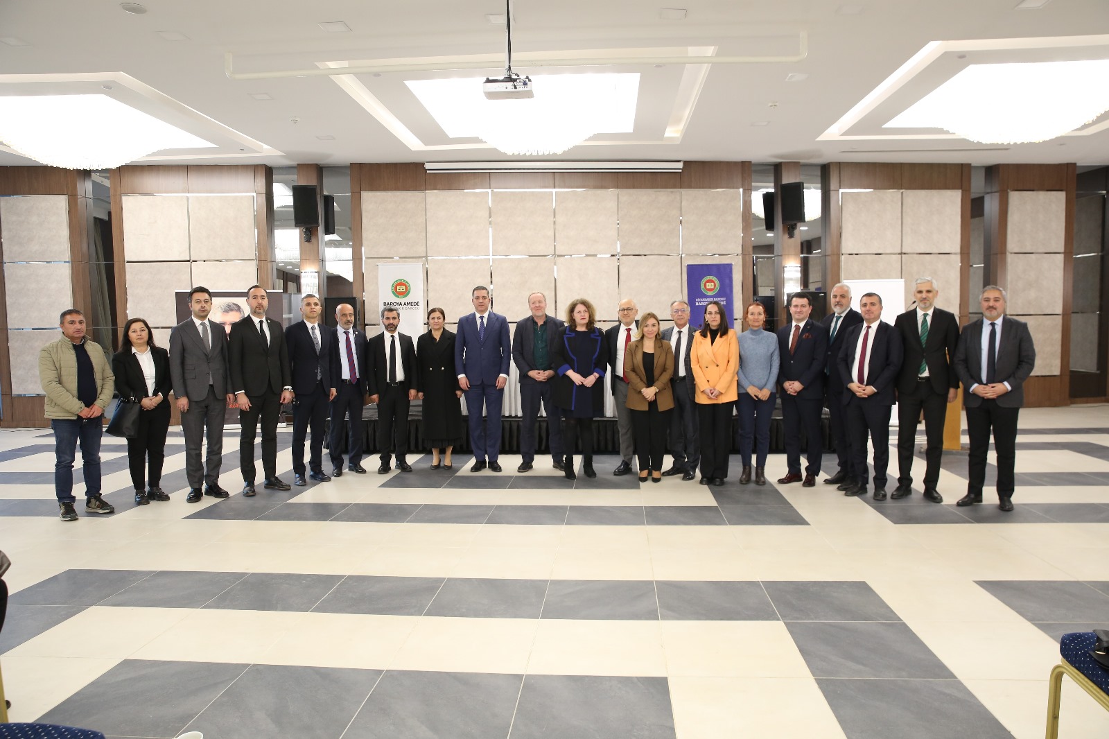 Baro Başkanımız Av. Tahir ELÇİ Anma Programı kapsamında 'Cezasızlık ve İnsan Hakları' konulu panel yapıldı. — 7