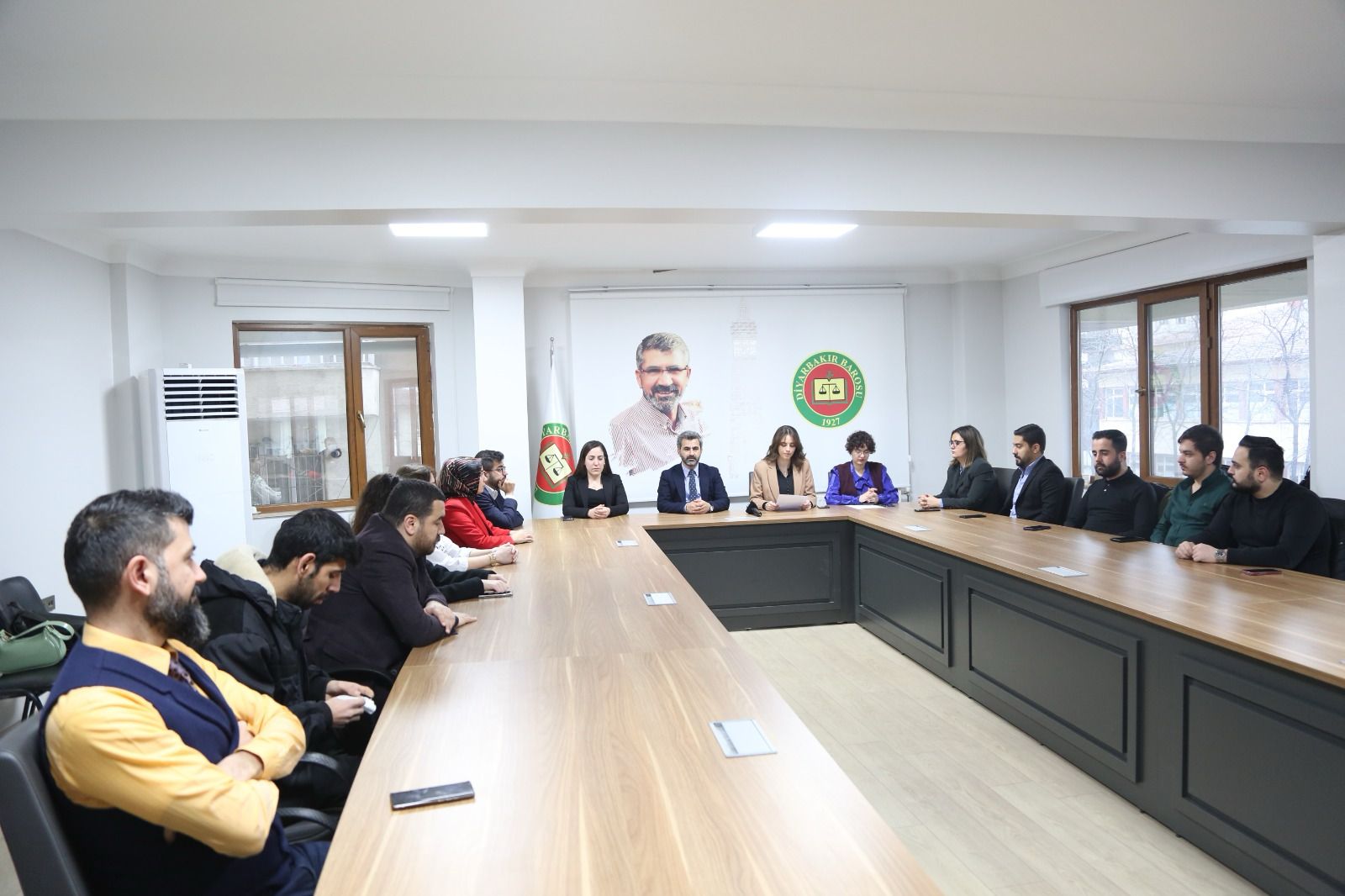 "Diyarbakır Kadın Kapalı Ceza İnfaz Kurumunda Tutuklu Bulunan Kız Çocuklarına Yönelik Hak İhlallerine ve Tutulma Koşullarına İlişkin Rapor" kamuoyu ile paylaşıldı. — 1